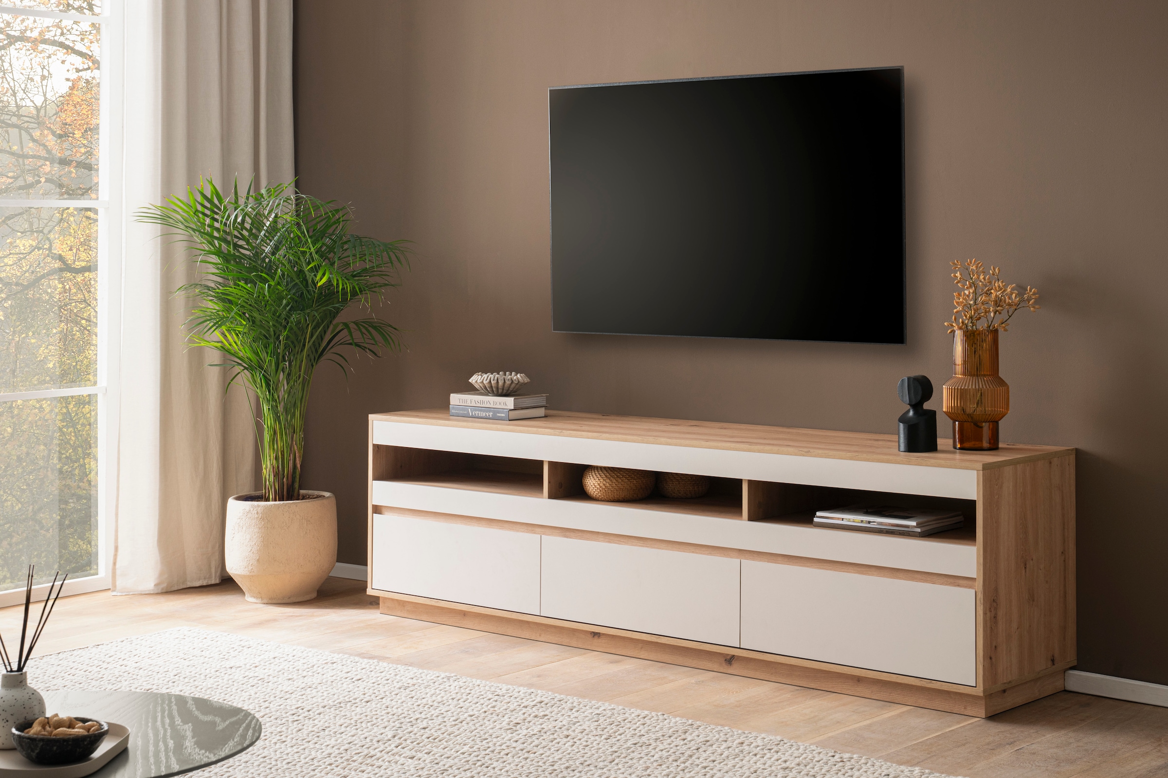 Home affaire Table basse »Sonora, moderner TV-Unterschrank, Kommode in Eiche Artisan, TV-Schrank« filigrane Rahmenoptik, ausreichend Stauraum, vielseitig einsetzbar