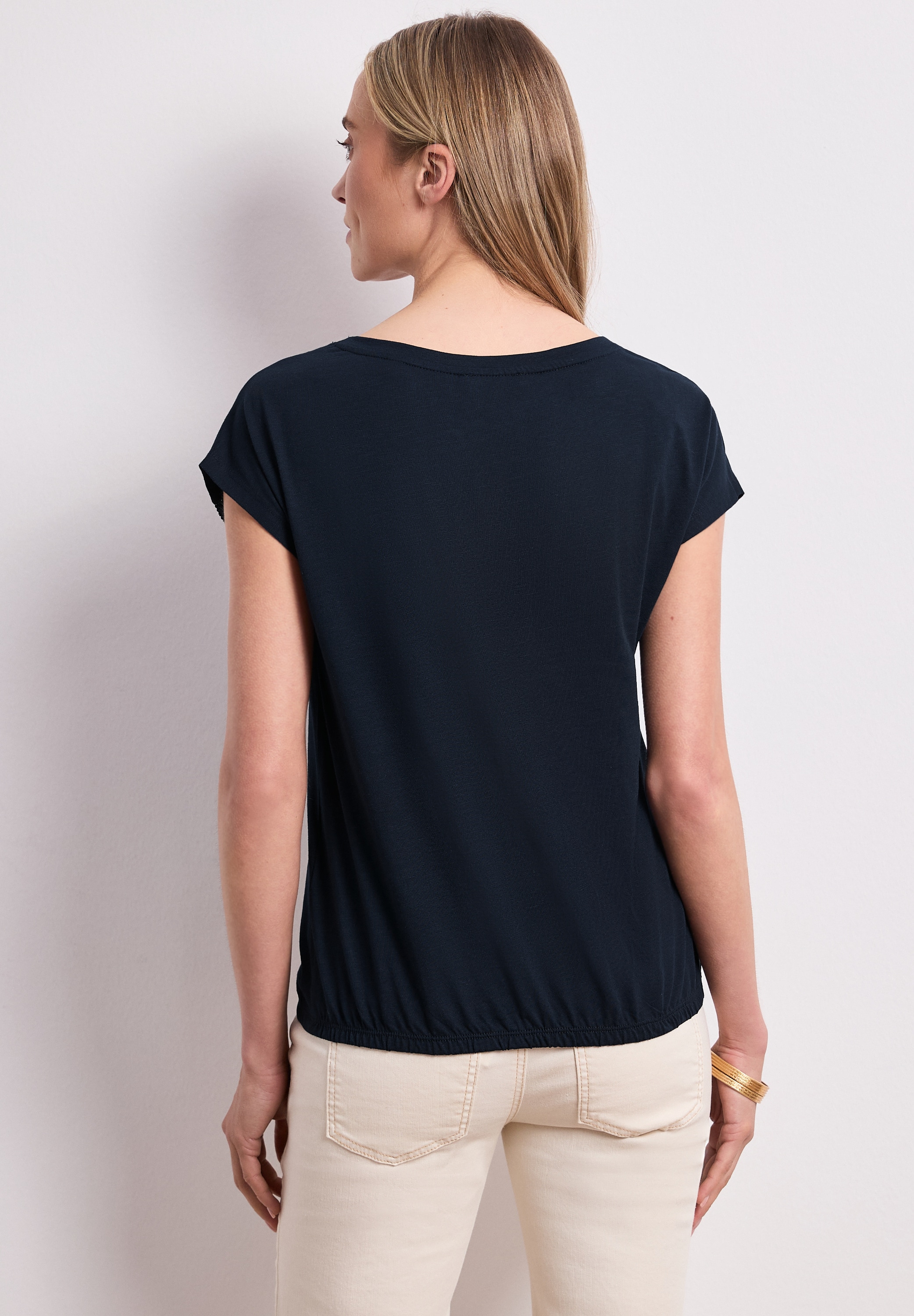 STREET ONE Kurzarmshirt Sommershirt mit V-Neck und Crochet-Details