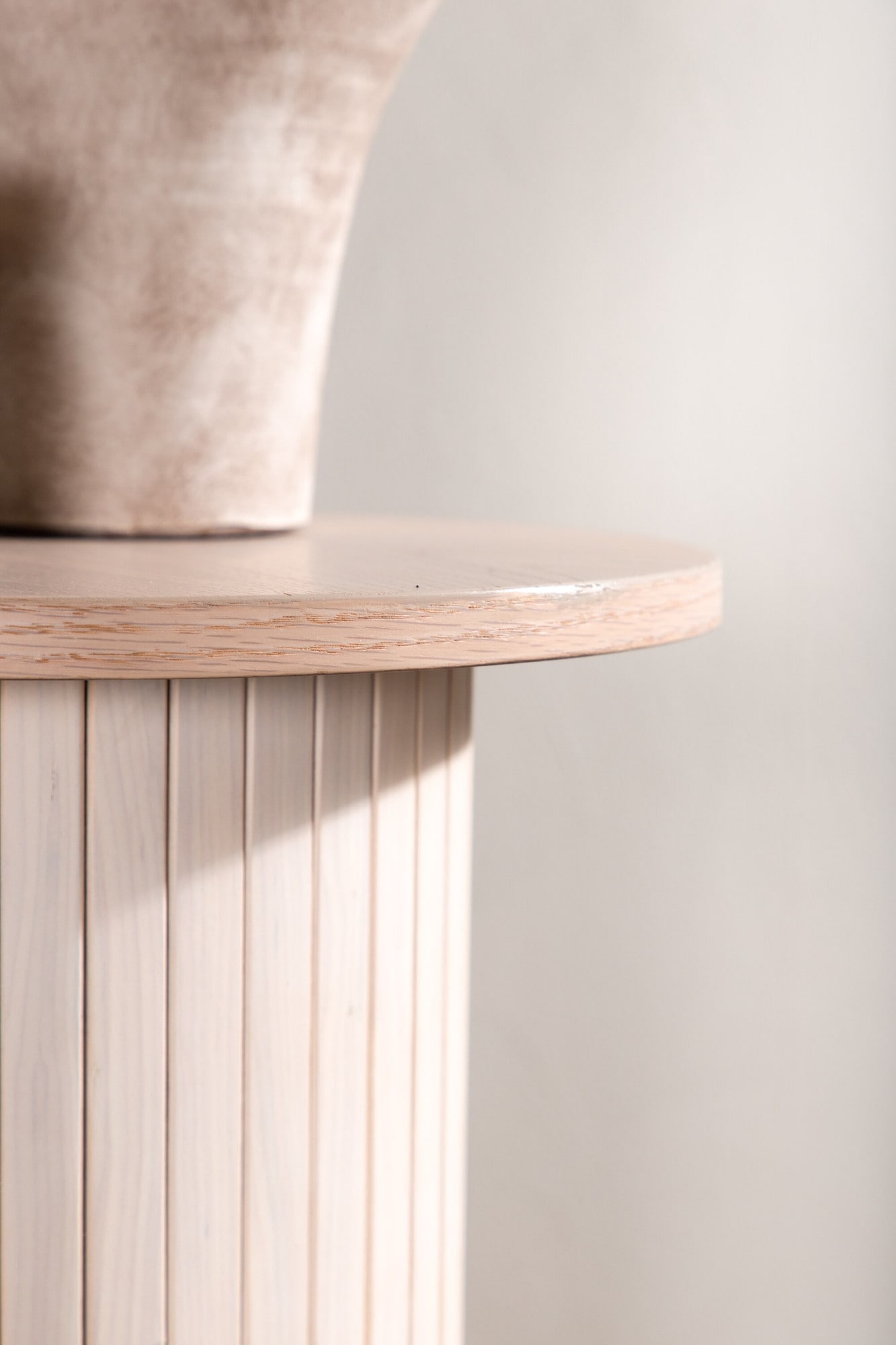 Venture Home Table d'appoint »Bianca, hoher runder Beistelltisch mit Holzfurnier-Optik, Ø 40 cm« table d'appoint, placage, ronde, élancée, haute, noble