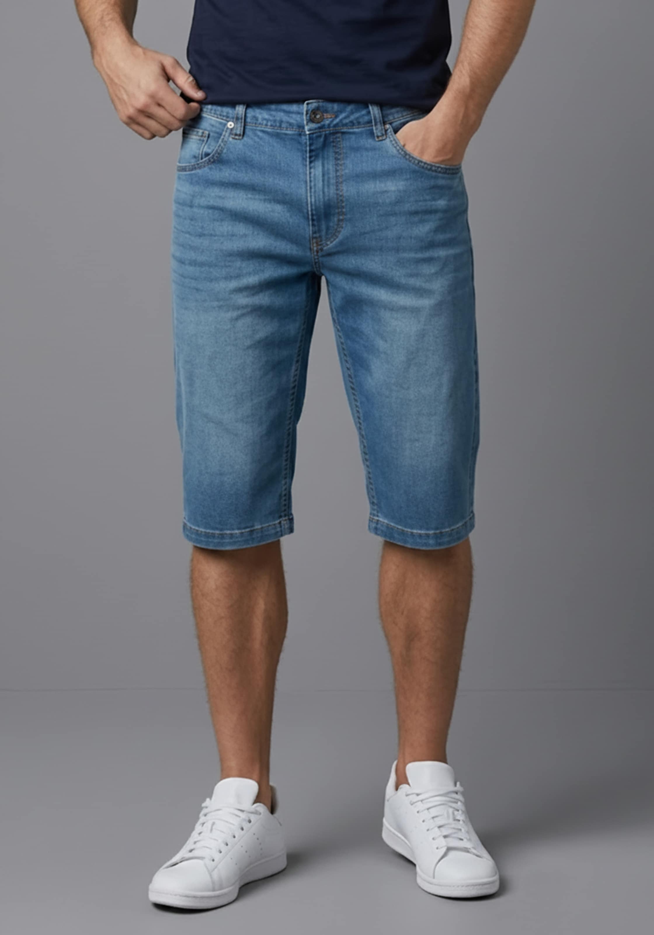 Arizona Bermuda en jean »mit Abriebeffekten für einen collen Used-Look« Regular Fit Passform, gerade Beinform, niedrige Leibhöhe