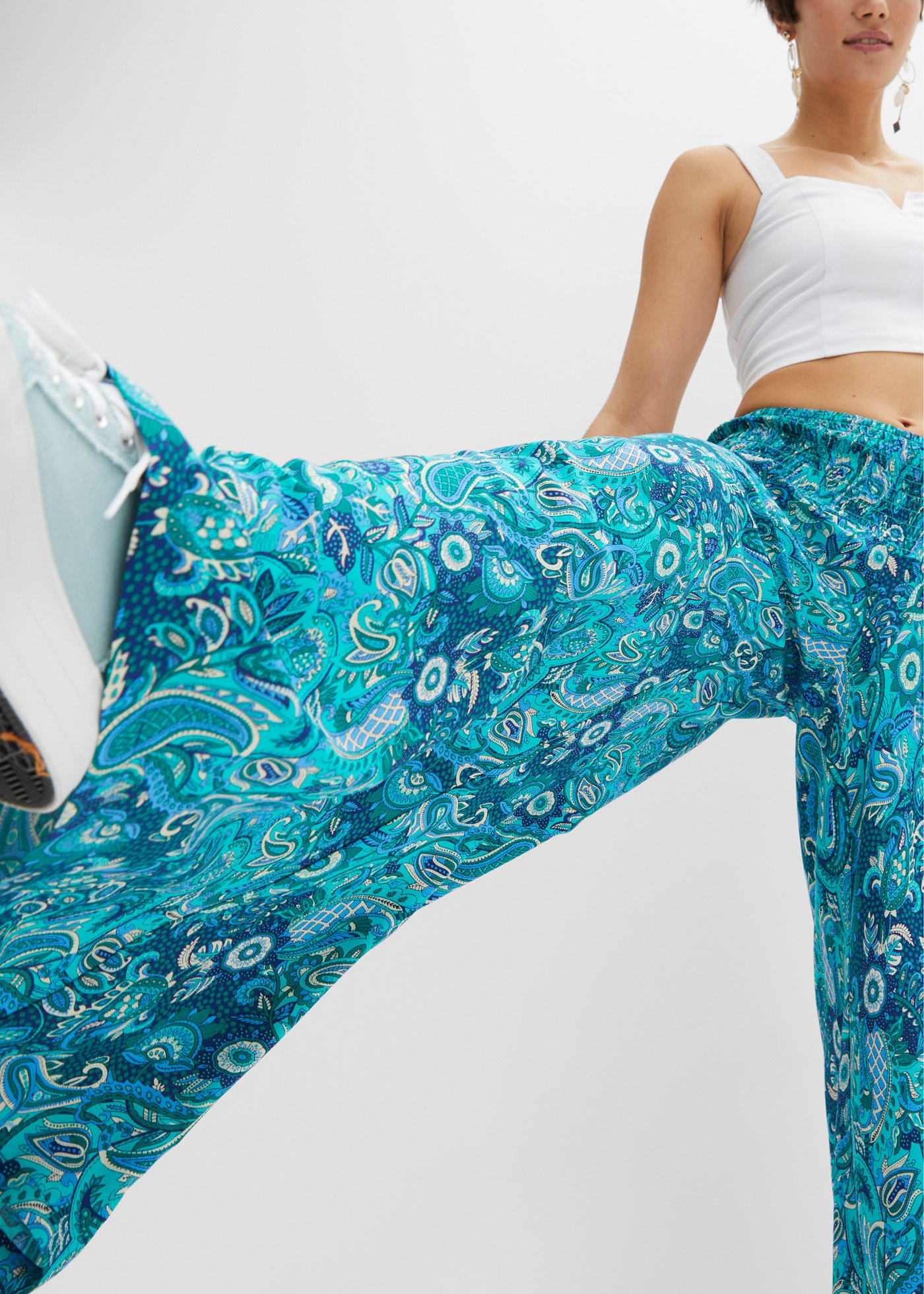 bonprix Palazzohose  aus reiner Viskose, Loose Fit, sehr weites Bein, Paisley-Alloverprint