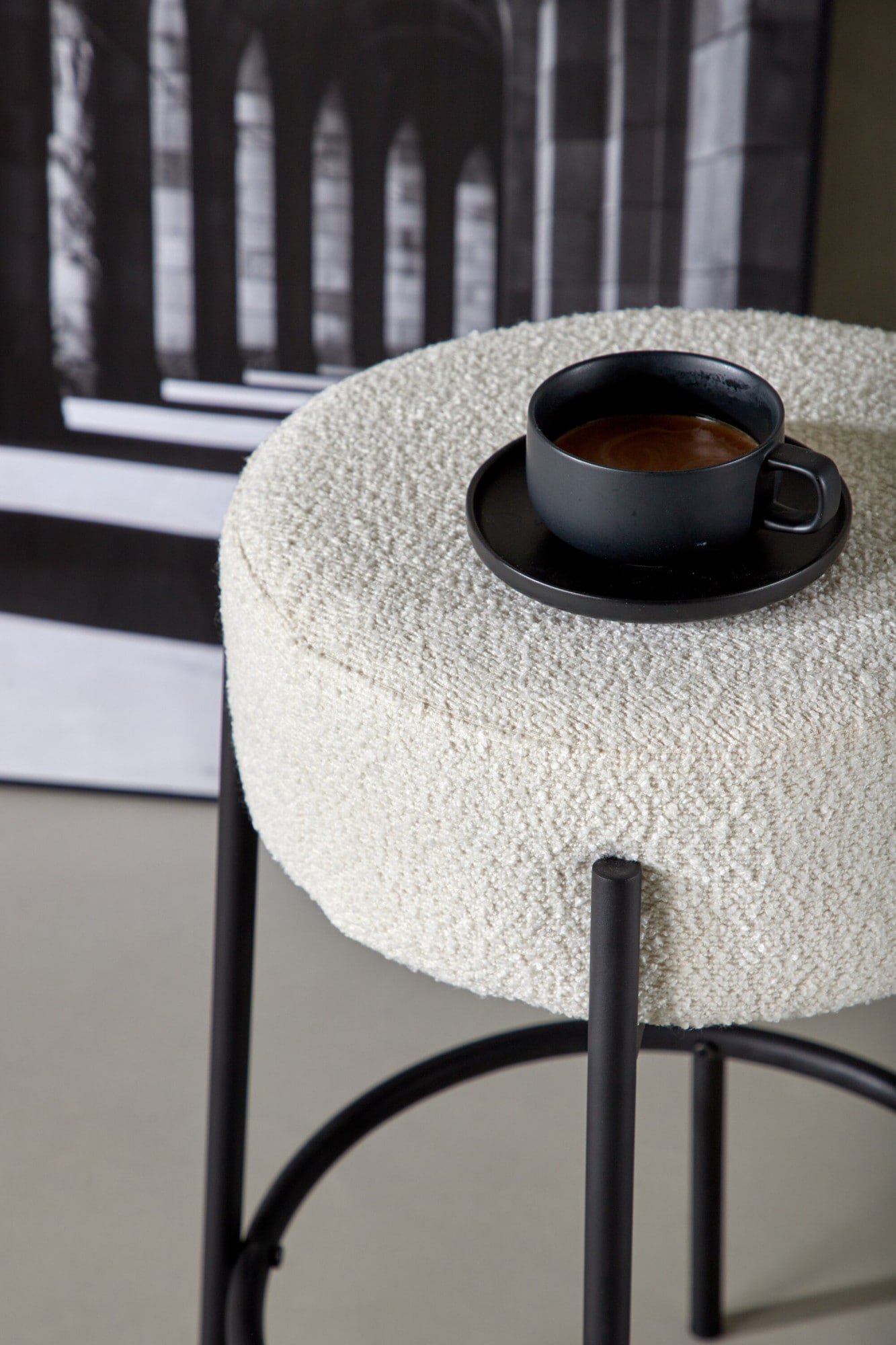 Venture Home Tabouret de bar »Tucson, Barhocker in Bouclé, hohe Sitzfläche, belastbar bis 150 kg« Tresenstuhl, Bouclé-Bezug, Stahlbeine, Fussstütze, modern