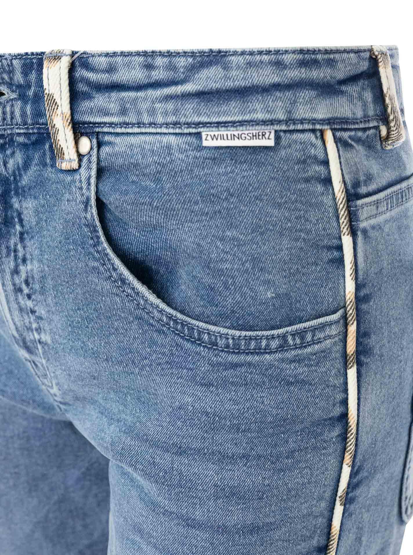 Zwillingsherz Slim-fit-Jeans »"Leo Details"« knöchellang, mit Umschlag, seitliche Leo-Streifen, Gesässtaschen