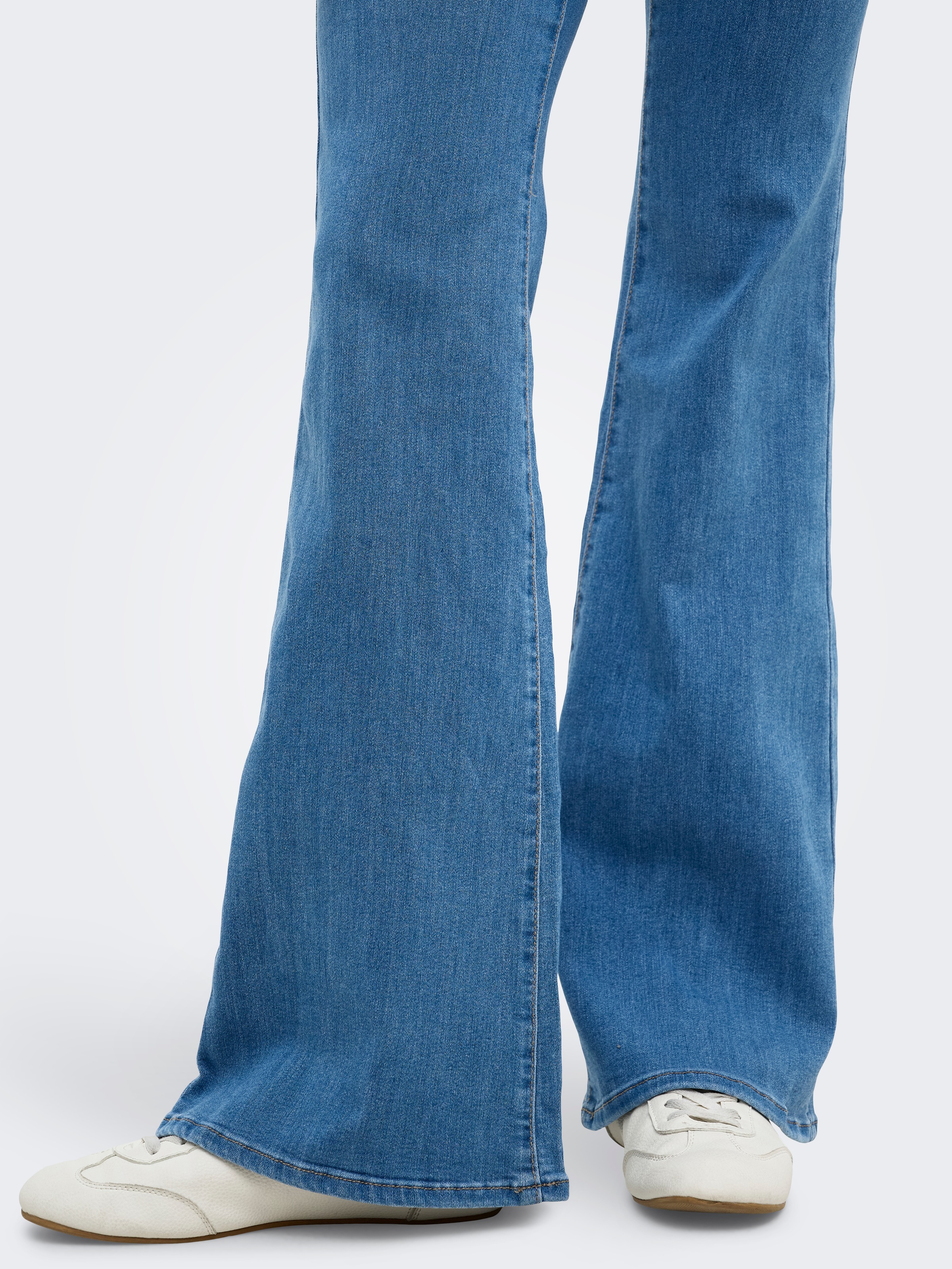 ONLY Jeans bootcut »ONLHELLA LOW RETRO FLARED DNM« Mélange viscose, coupe bootcut,