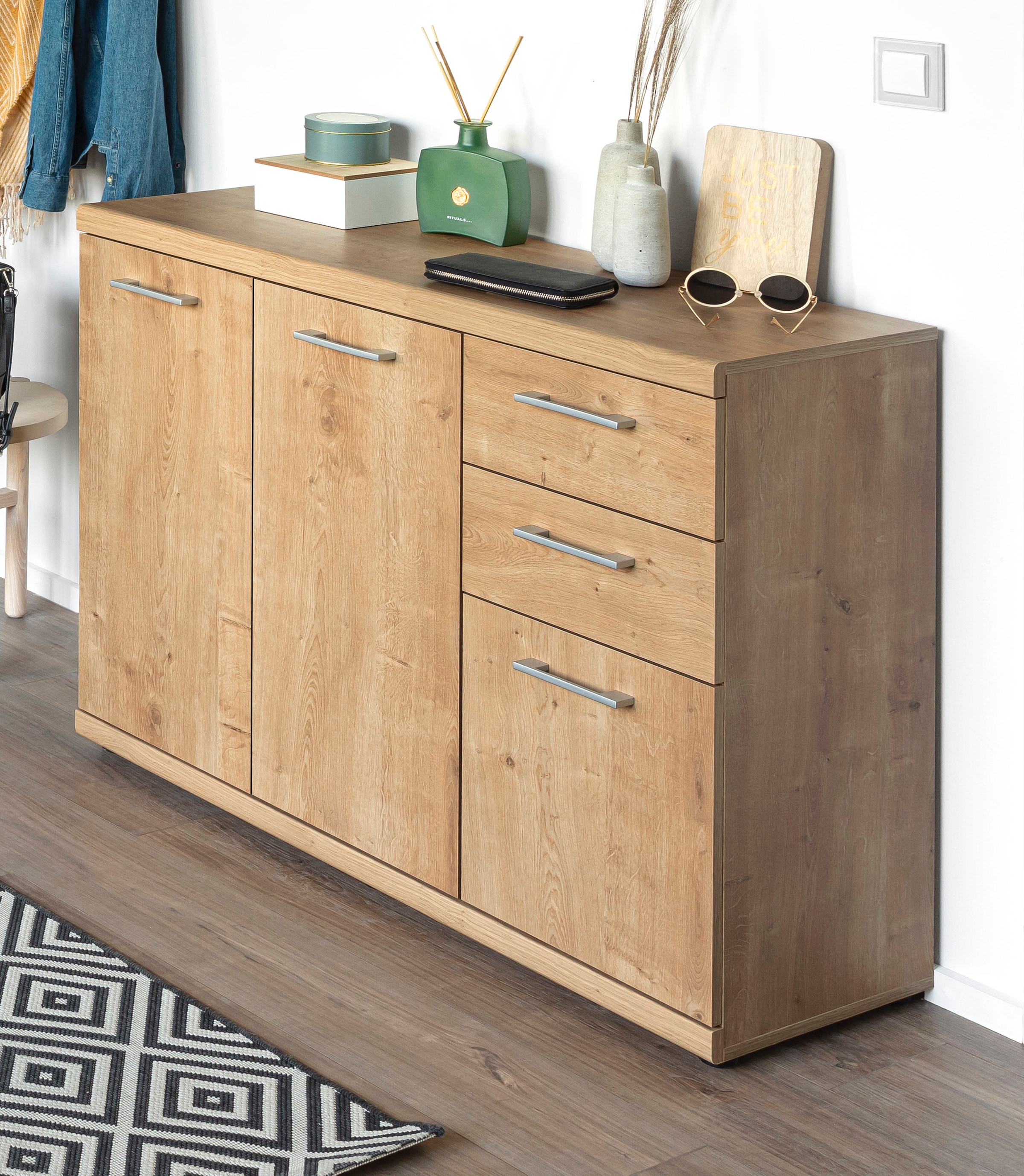 VOGL Möbelfabrik Sideboard »Sunny« mit 3 Türen und 2 Schubkästen