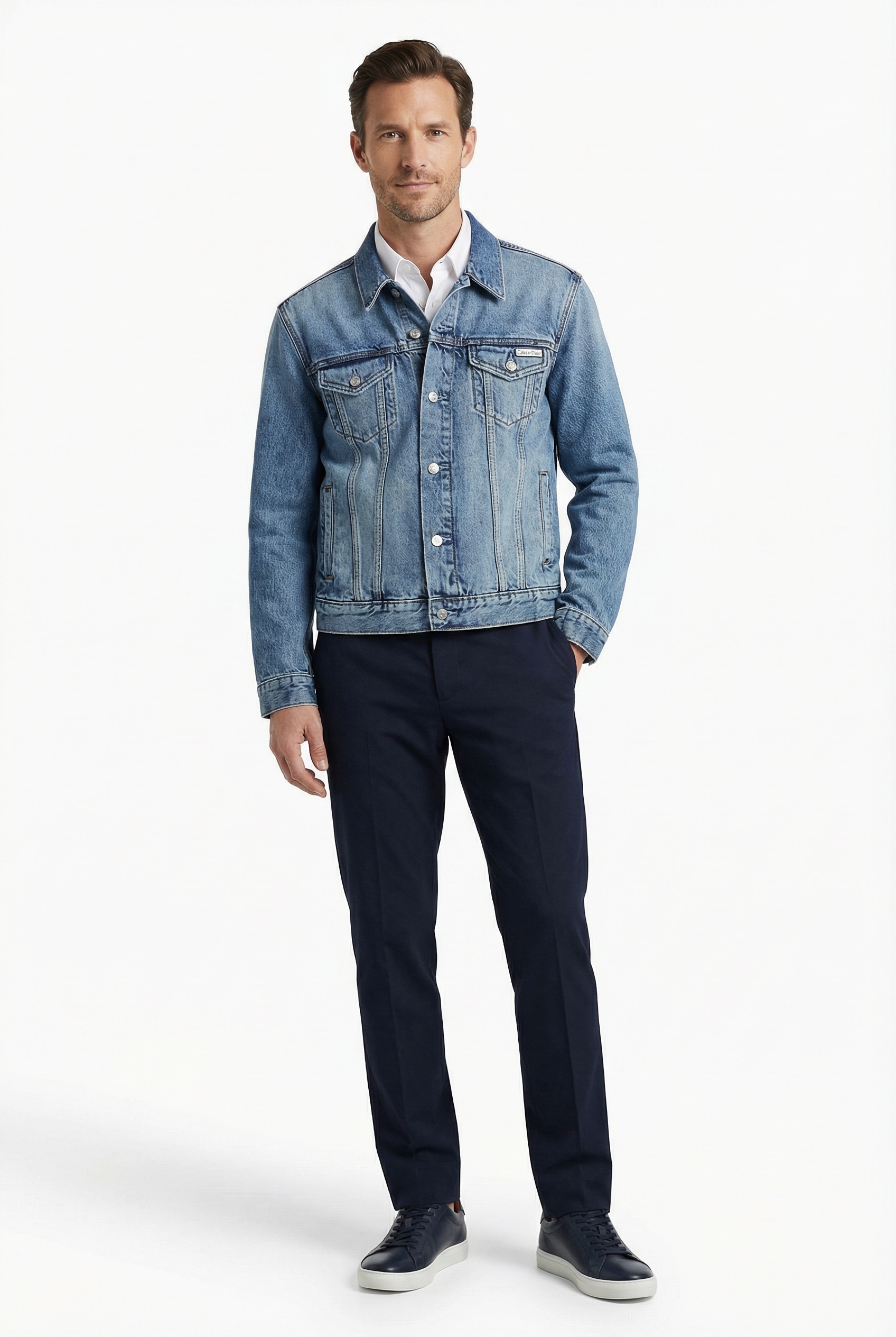 Calvin Klein Jeans Veste en jean »ANDREW CLASSIC TRUCKER« coupe authentique des années 90, boutons métalliques avec logo
