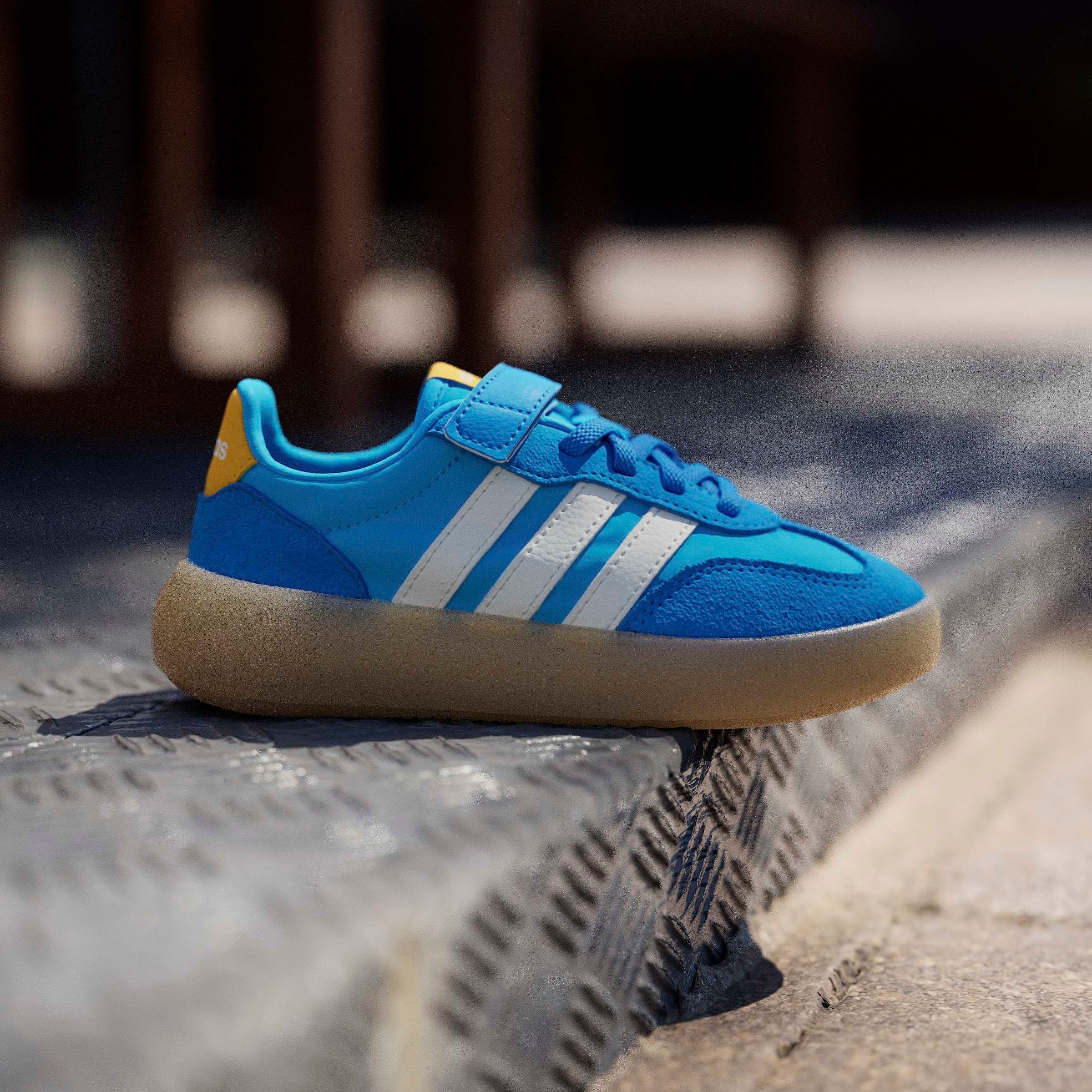adidas Sportswear Sneaker »BARREDA DECODE  KIDS«  inspiriert vom Design des Handball Spezial, für Kinder & Jugendliche