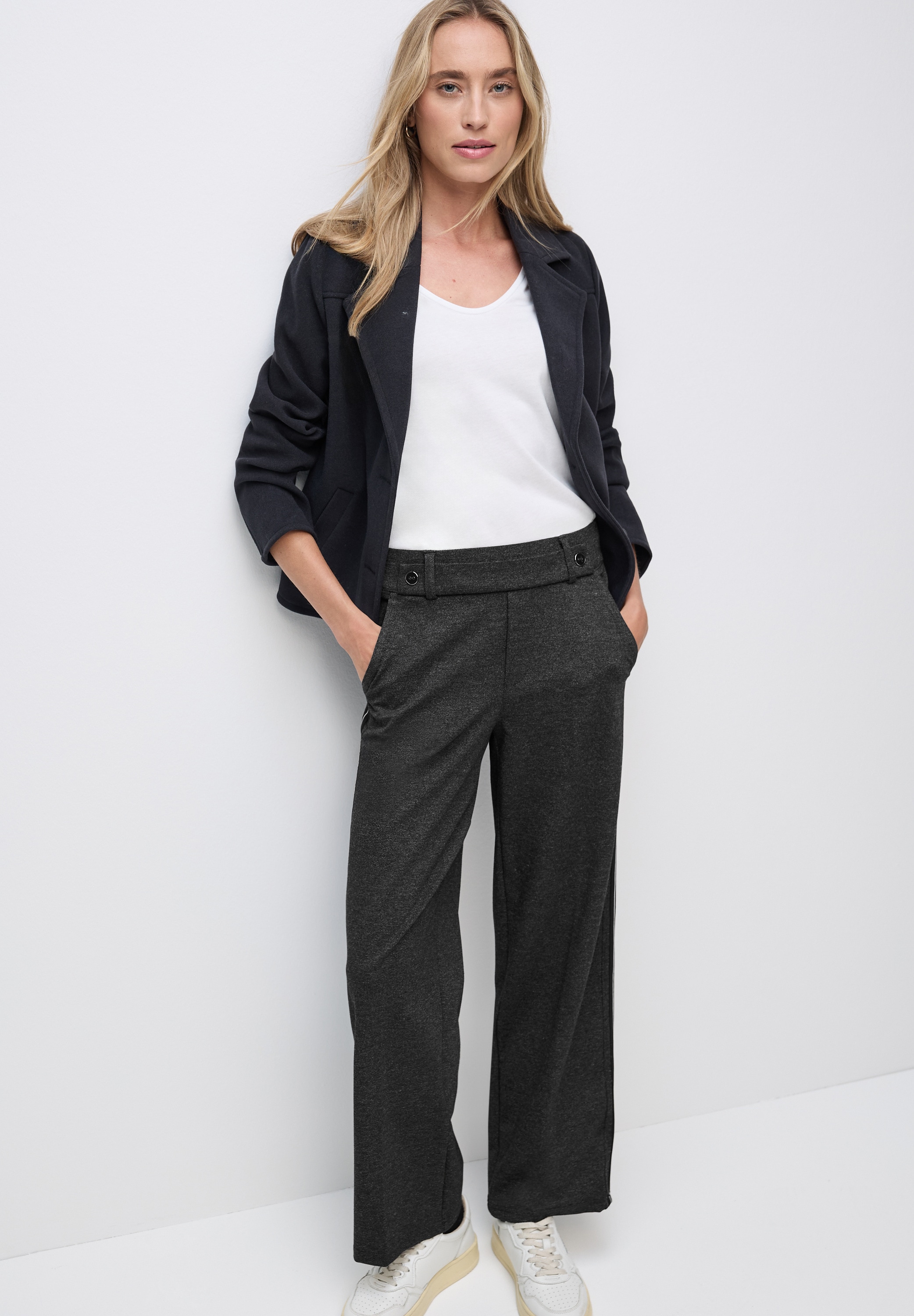 STREET ONE Stoffhose »QR Straight Leg Mela«  mit Tape und seitlichen Taschen