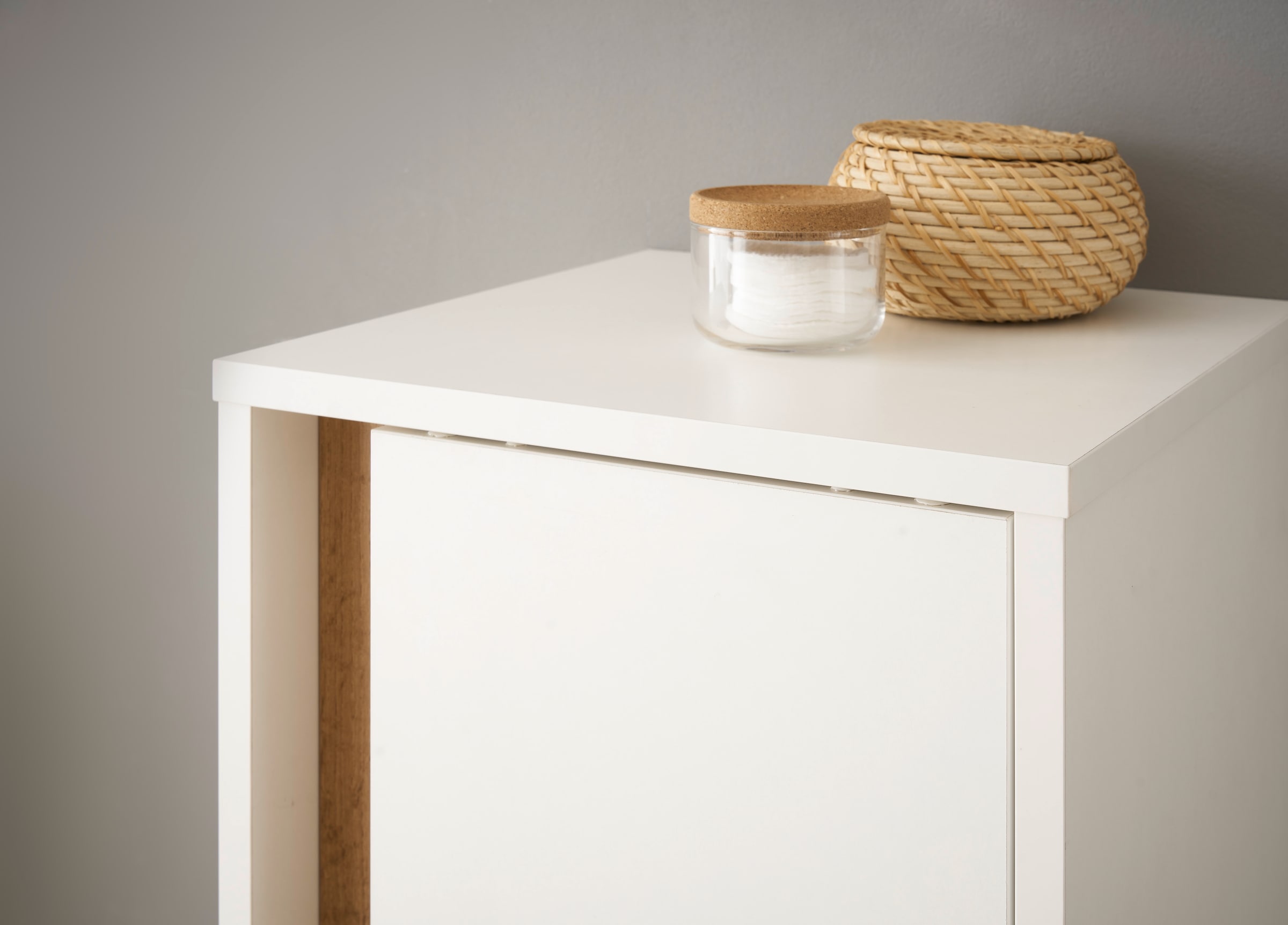 INOSIGN Midischrank »CITY/GIRON, Badschrank mit Griffmulde, Hochschrank in zeitlosem Design« in den Farben Weiss und Anthrazit verfügbar, viel Stauraum