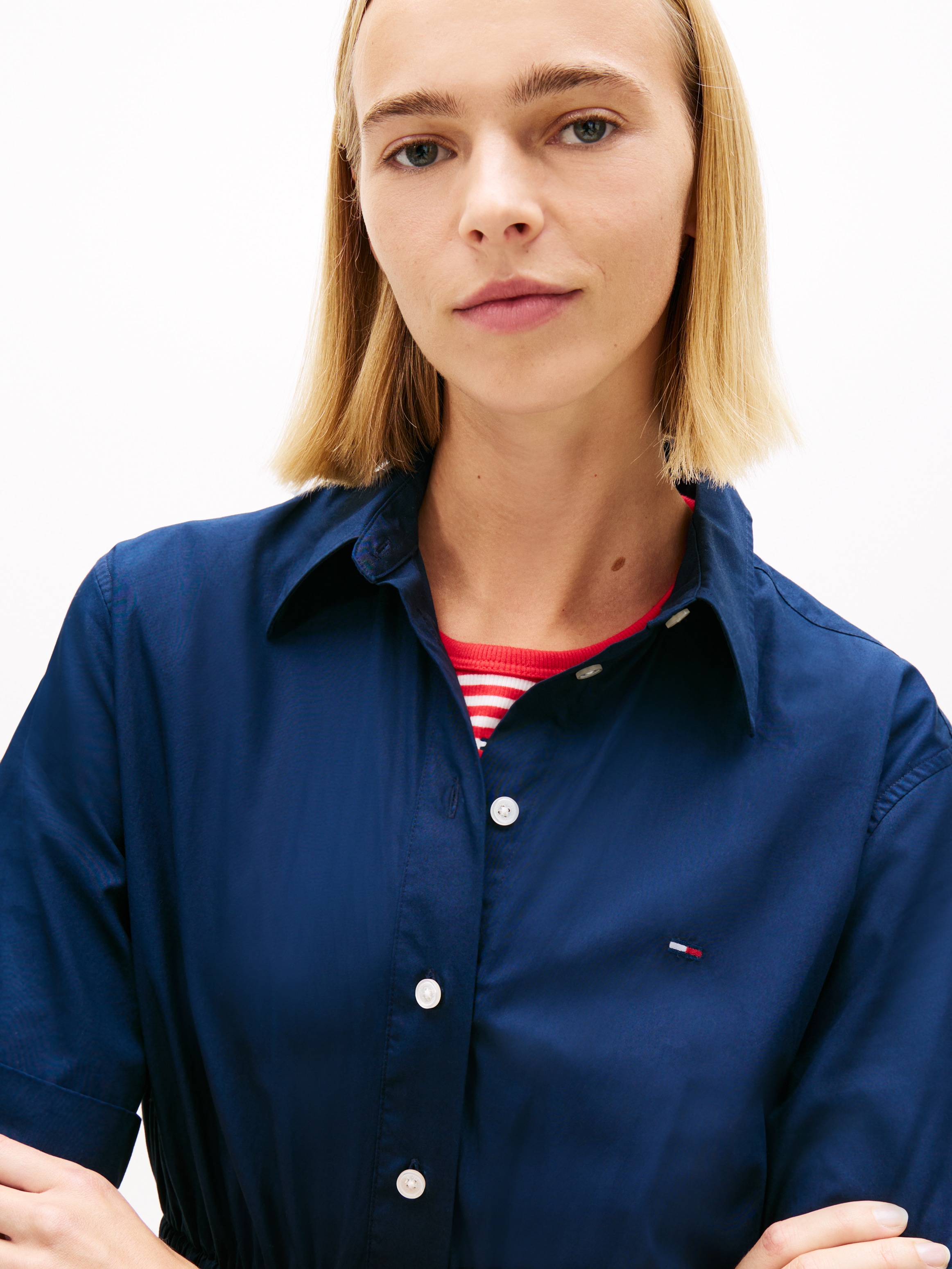 Tommy Jeans Robe chemisier »TJW MINI STRIPE SHIRT DRESS« Poches pour les mains avec ceinture à nouer à la taille, coupe décontractée