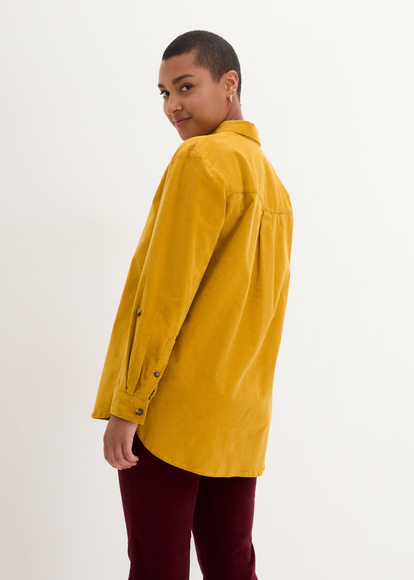 bonprix Langarmbluse »Cord-Hemd mit Seitenschlitz« Cord-Hemd mit Seitenschlitz