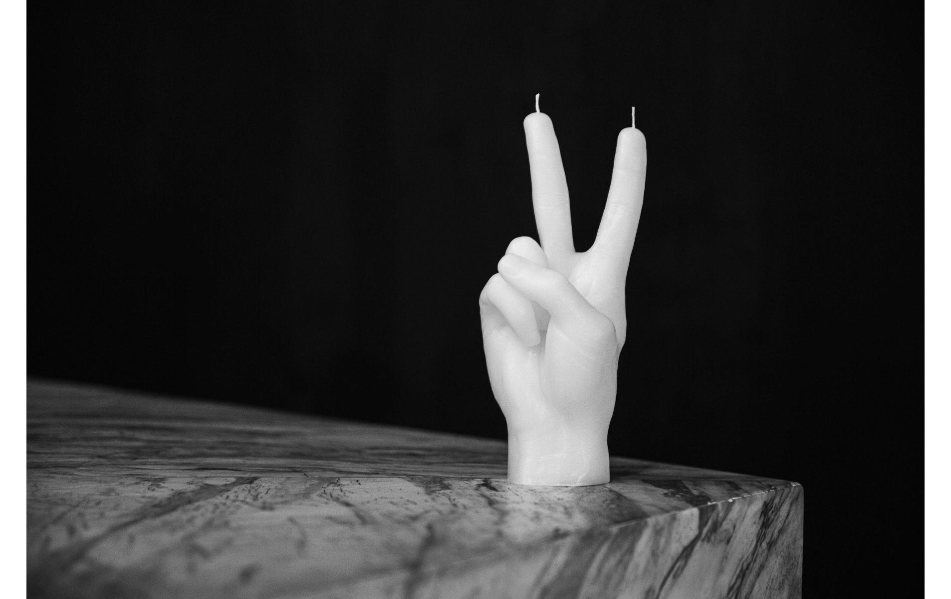   Bougie moulée »Mandatus Candle Hand Victory«