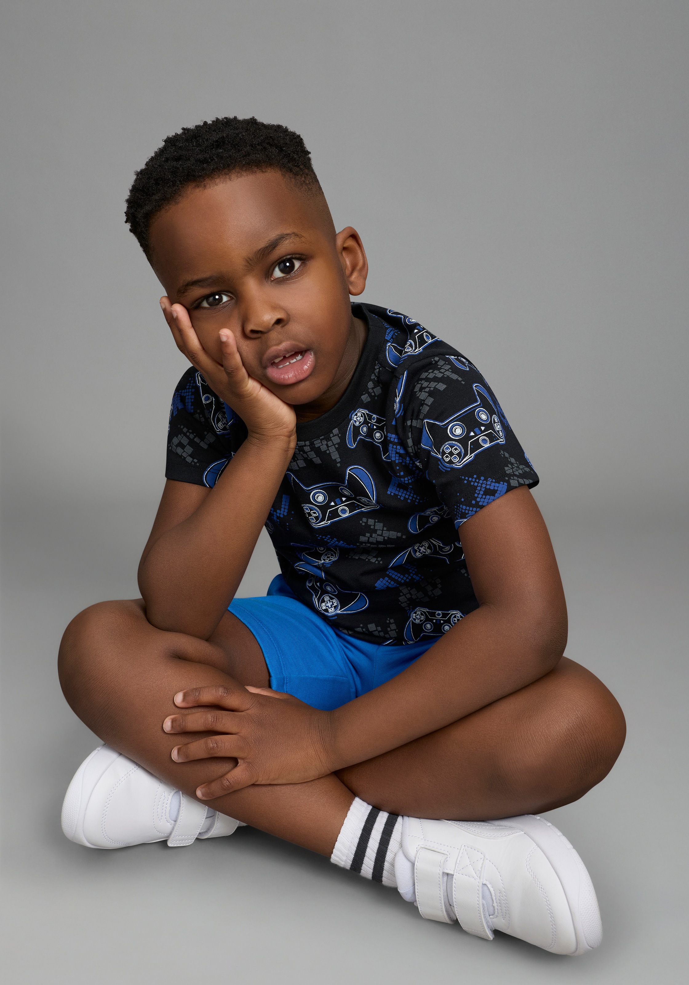KIDSWORLD T-shirt »2er Pack Shirts mit Gamer/Controller Print« Paquet, 2, 2 pièces coupe basique, col rond, imprimé intégral, en coton