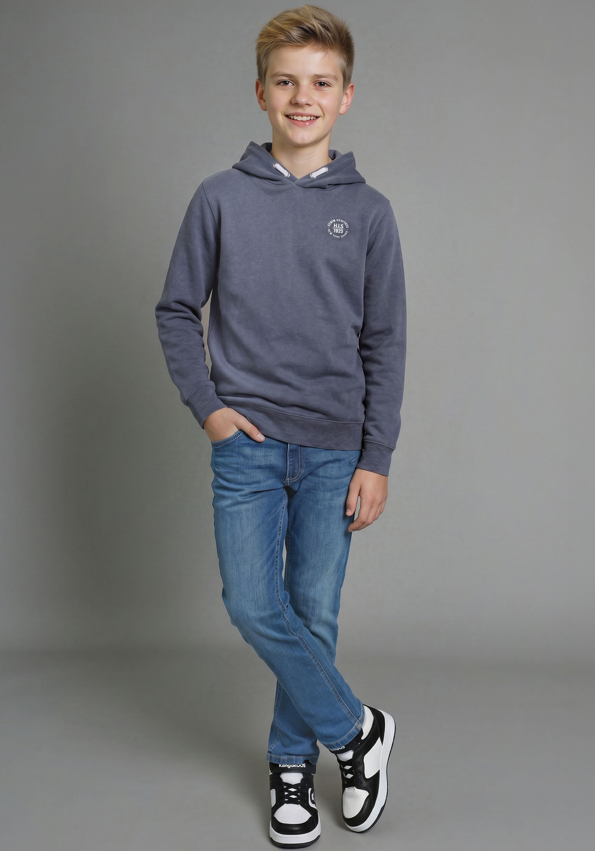 H.I.S Kapuzensweatshirt »mit Badge in melierter Ware für Jungen«, Für TEENS. Hoodie mit kleinem Badge
