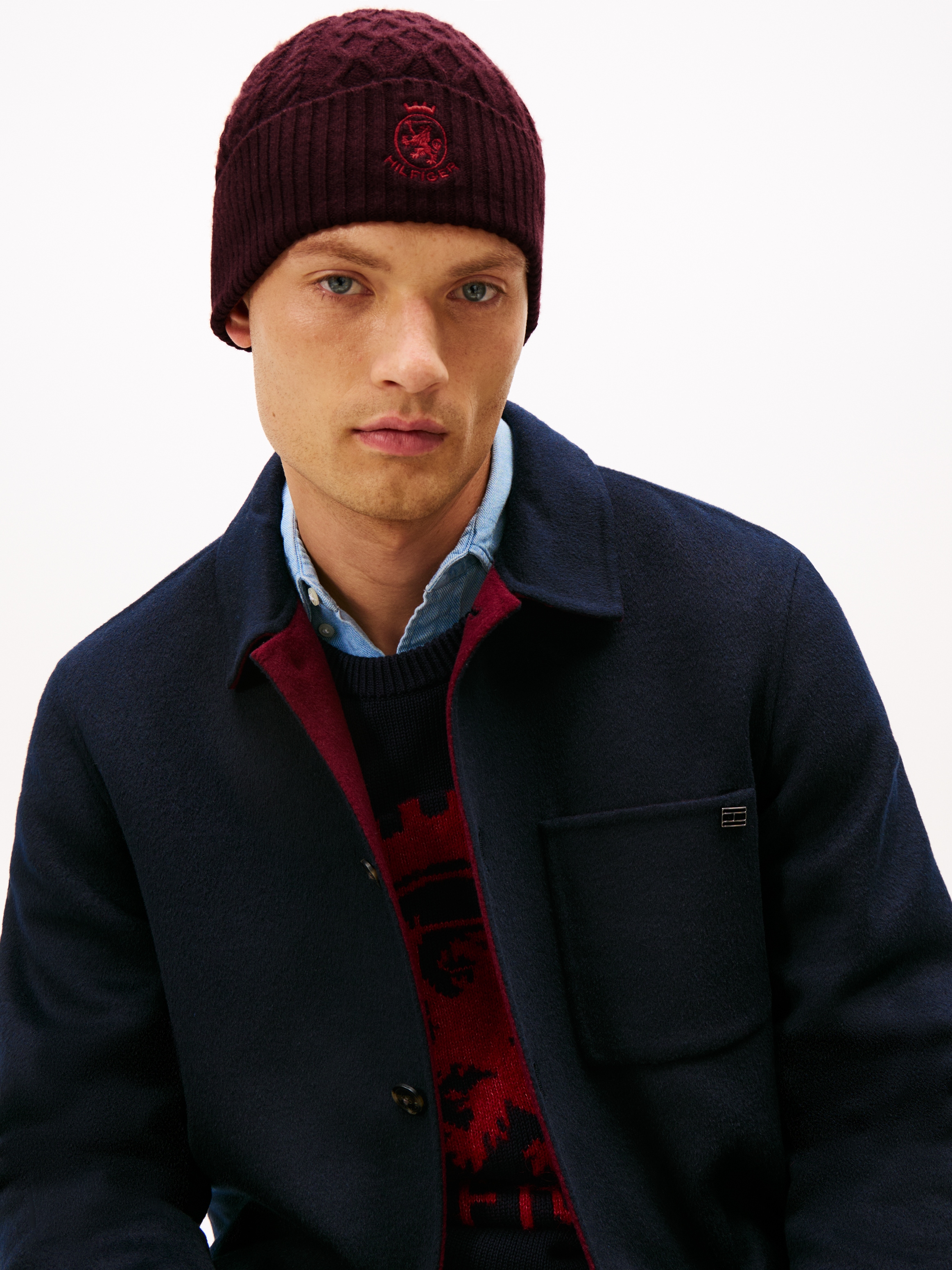 Tommy Hilfiger Bonnet »TH CREST KNIT« Motif torsadé, avec blason TH