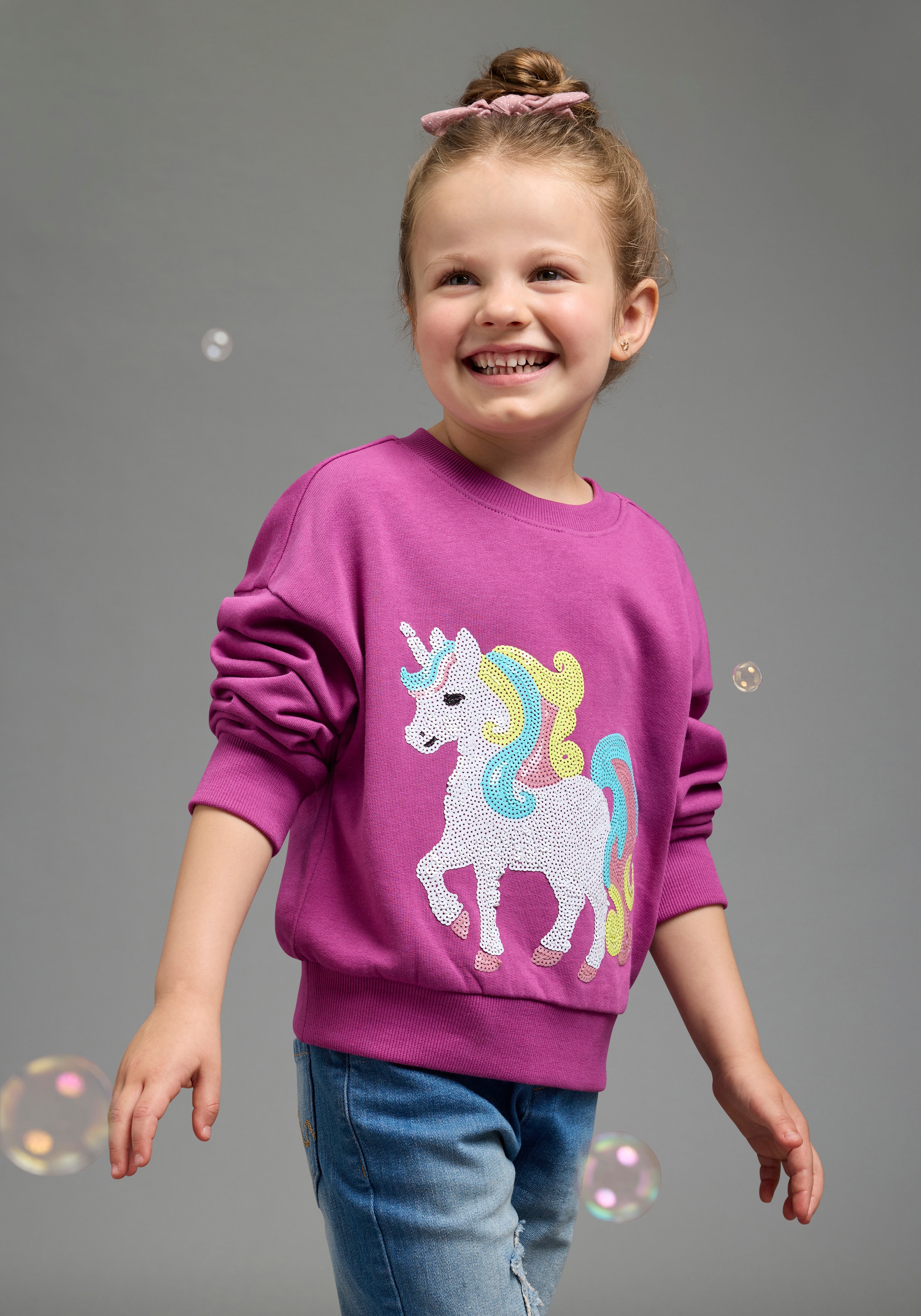 KIDSWORLD Sweat-shirt »Einhorn-Applikation für kleine Mädchen«, sweat-shirt avec applications de paillettes scintillantes
