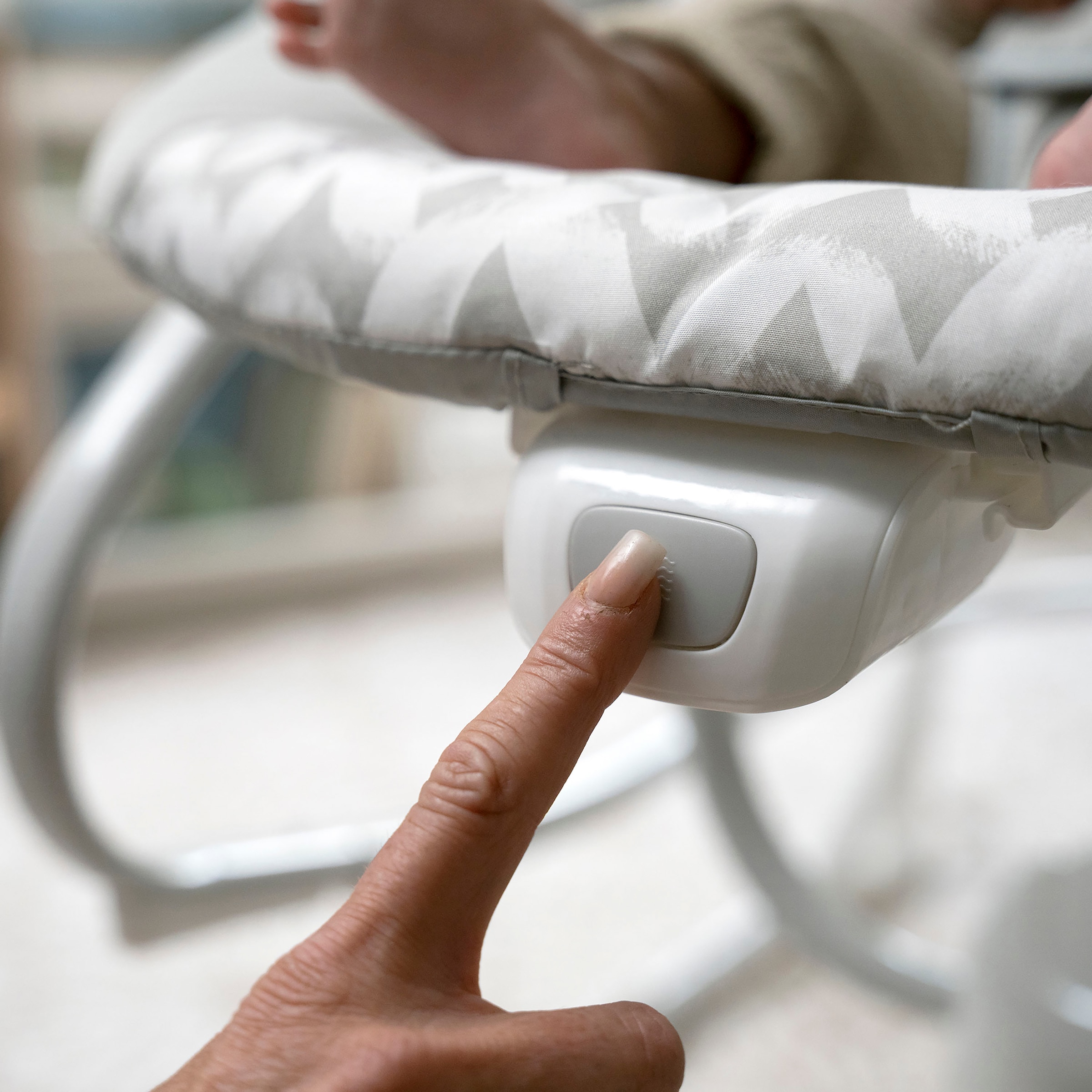 ingenuity Transat pour bébé »SimpleComfort Compact Soothing Swing & Rocker - Raylan« mit Sound-Effekt