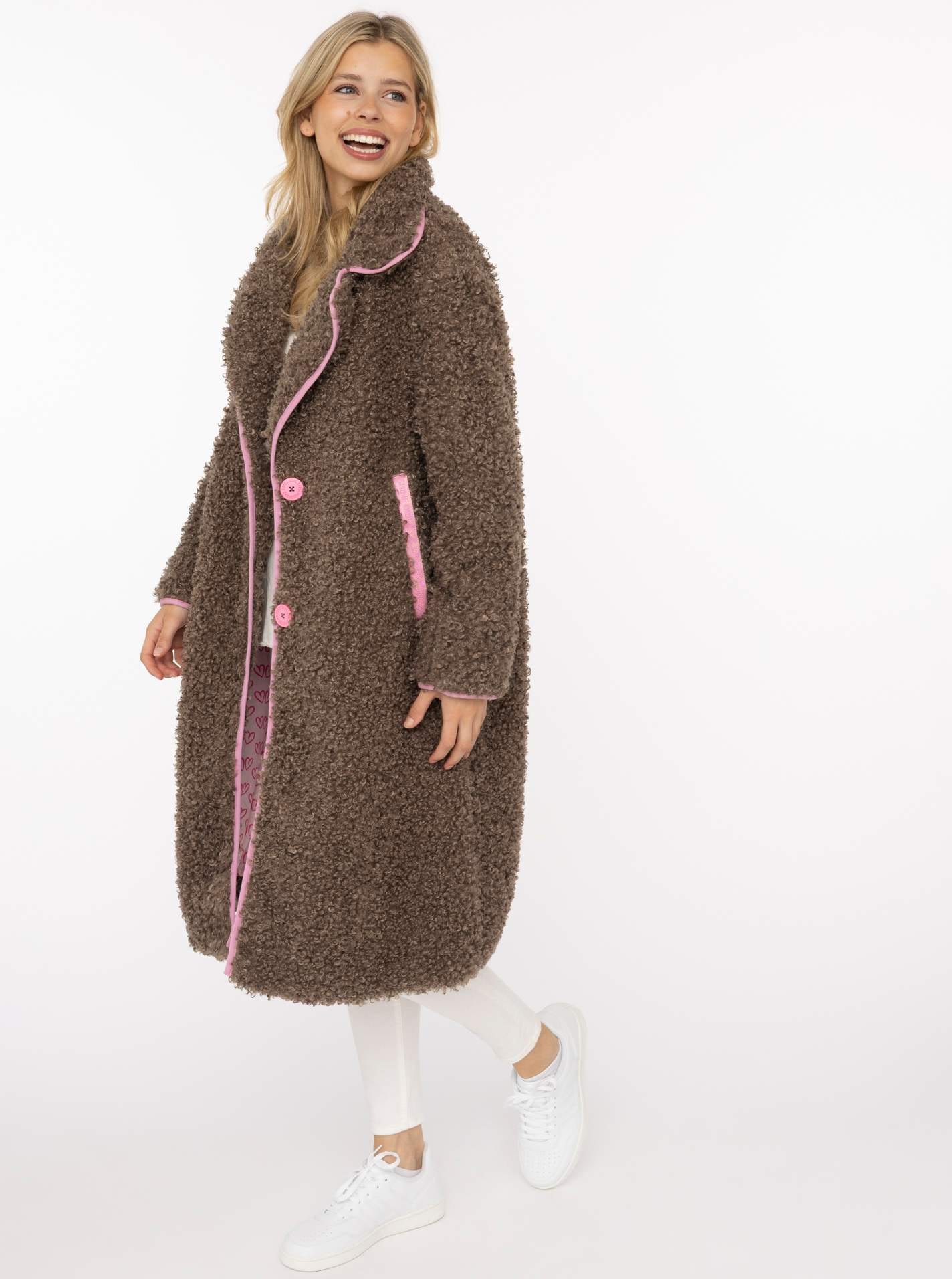 Zwillingsherz Manteau en imitation fourrure »„Happiness & Love“« Pièce tendance douillette, doublure intérieure avec motif cœur, 2 boutons