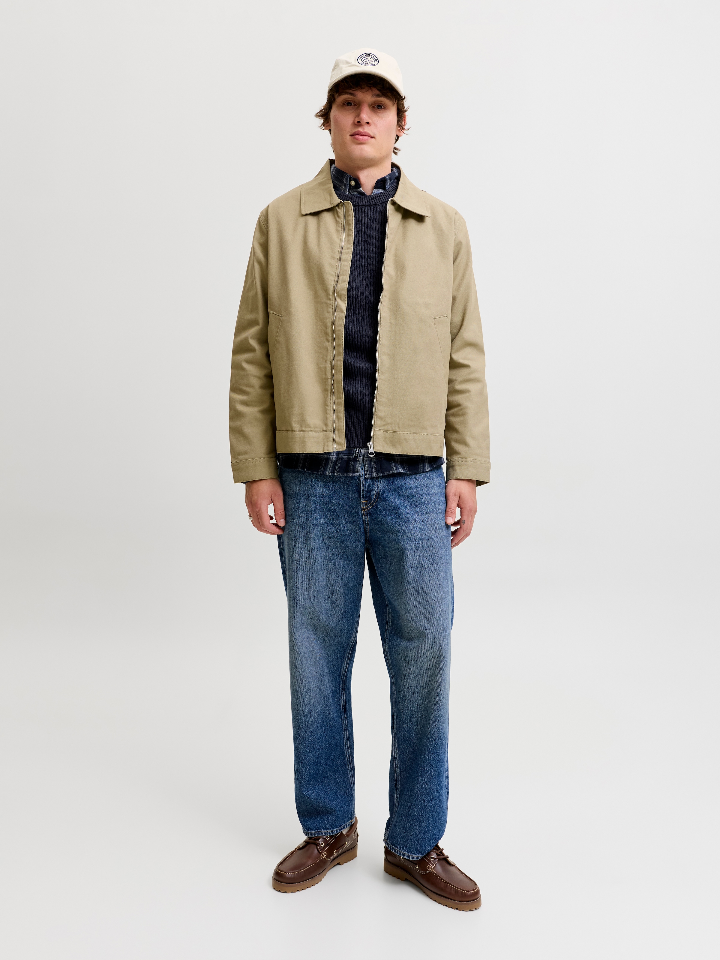 Jack & Jones Pull à col rond »JJPANNEL KNIT CREW NECK AW26« mélange de matériaux, coupe régulière