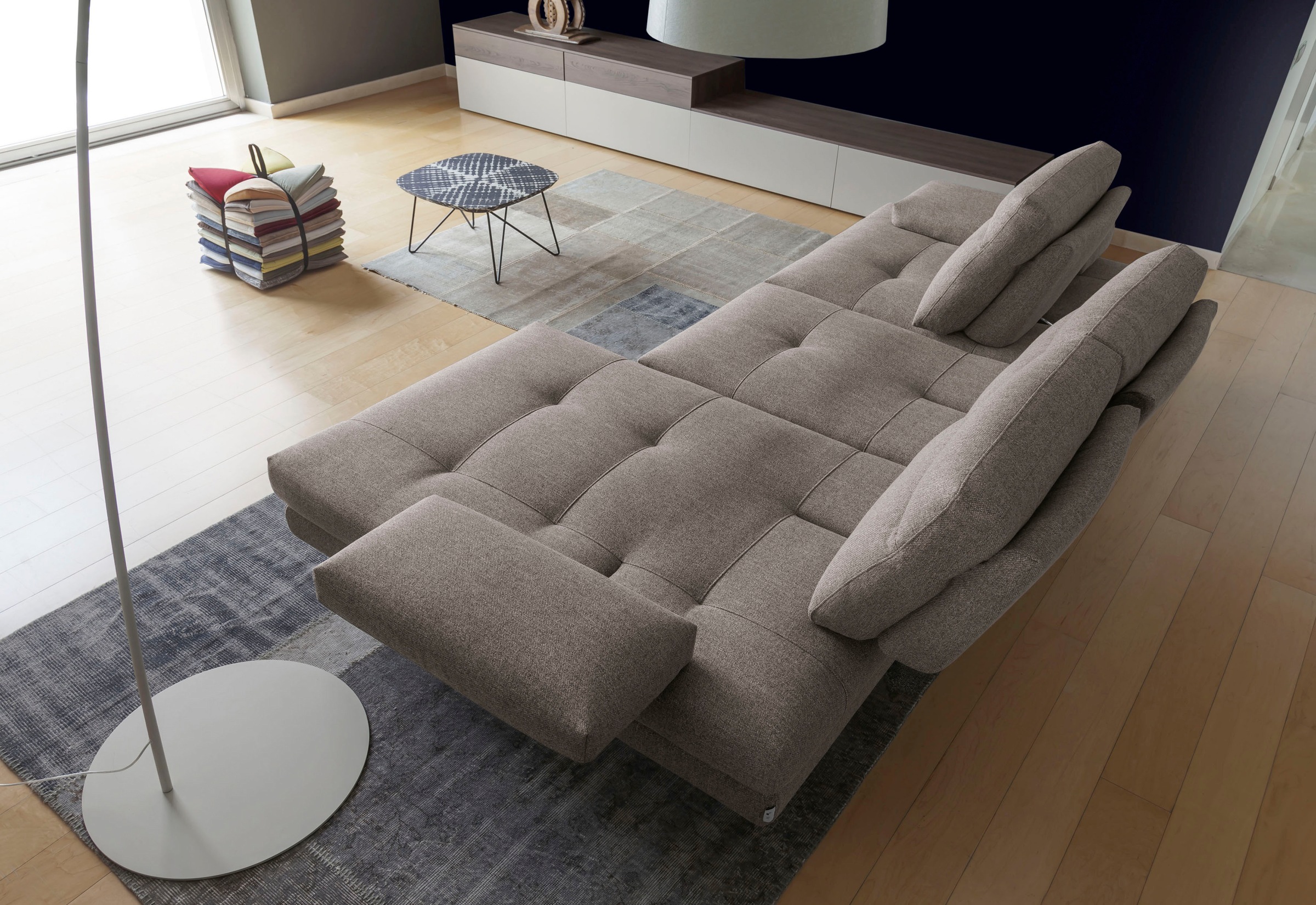 CALIA ITALIA Canapé d'angle »Toby Wing, B/T: 308/153 cm, Multifunktionssofa, Designsofa, L-Form« inkl. Sitztiefenverstellung und Armlehnfunktion, Füsse in schwarz matt