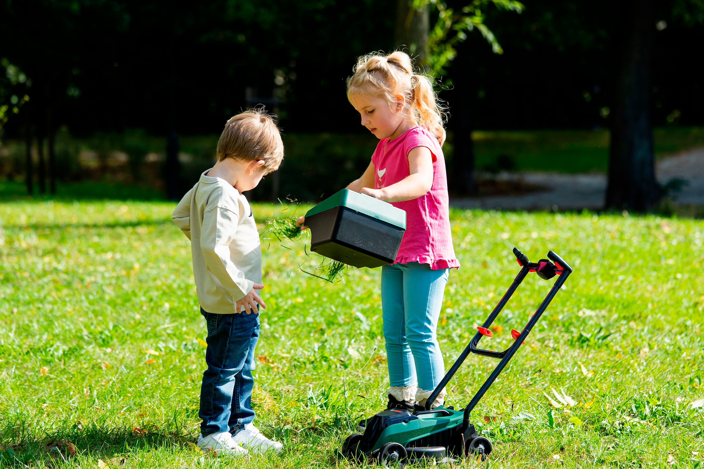 Klein Tondeuse à gazon pour enfants »Bosch mini, Rotak II« Made in Germany