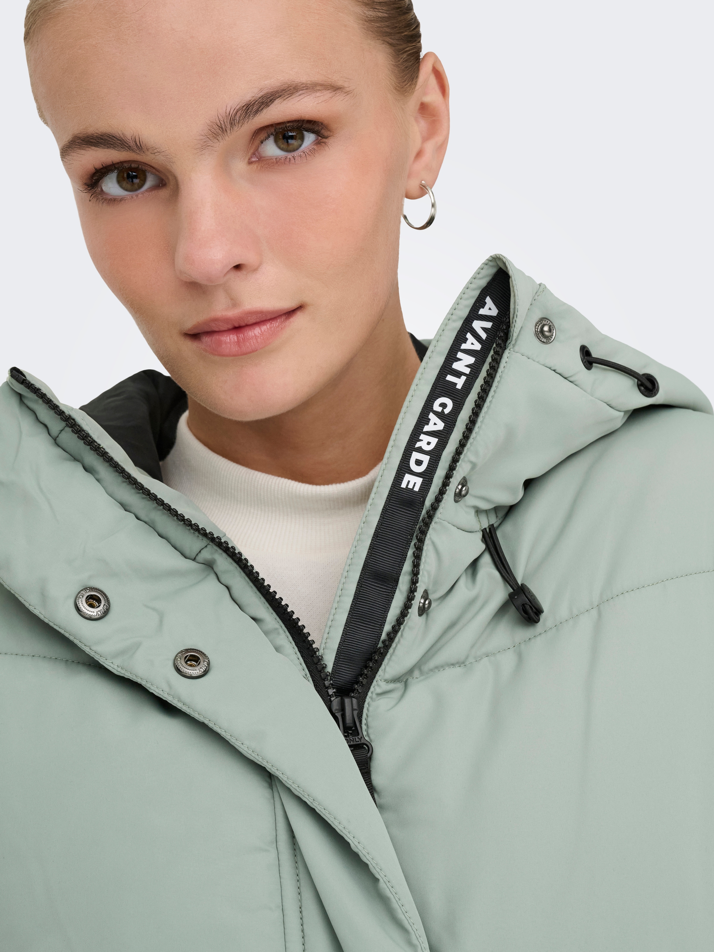 ONLY Steppjacke »ONLMAGGI LIFE SHORT PUFFER CC OTW« mit Kapuze