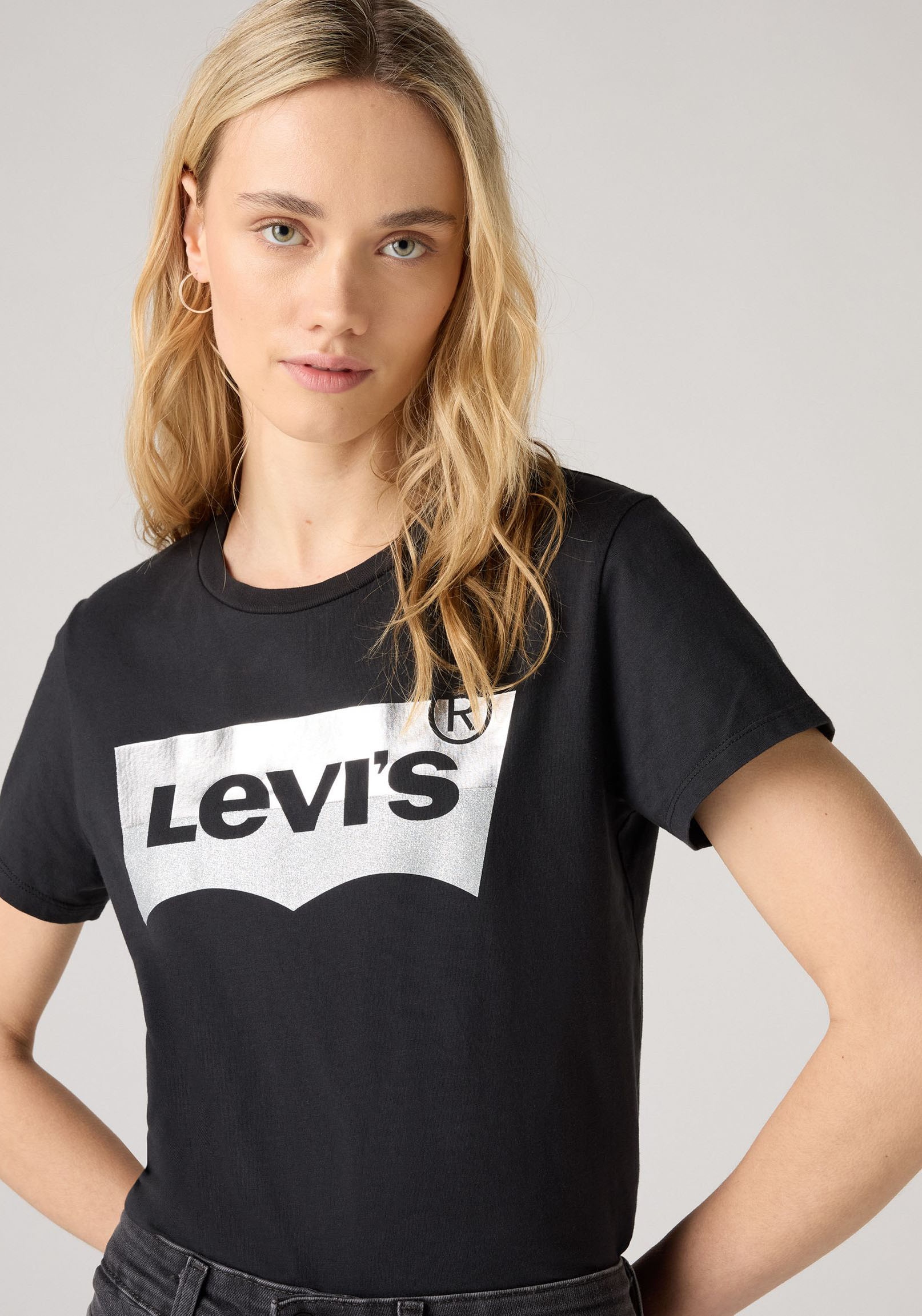 Levi's® Shirt à col rond »THE PERFECT TEE« mit Logo im Metallic-Holo Print