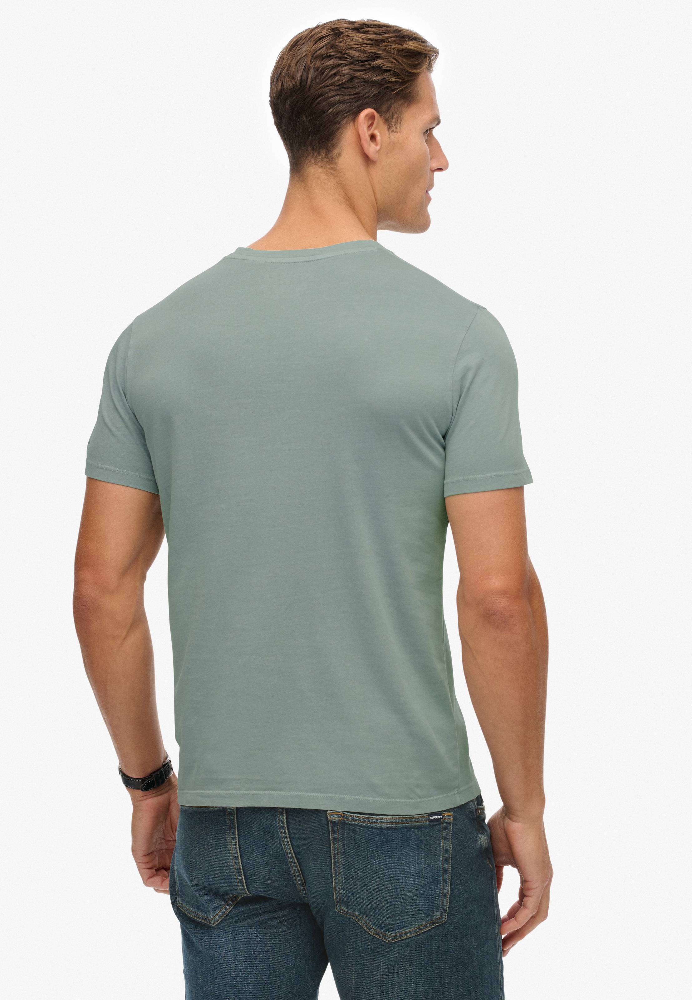Superdry Rundhalsshirt »CLASSIC ESSENTIAL POCKET TEE« mit stylischer, aufgesetzter Brusttasche