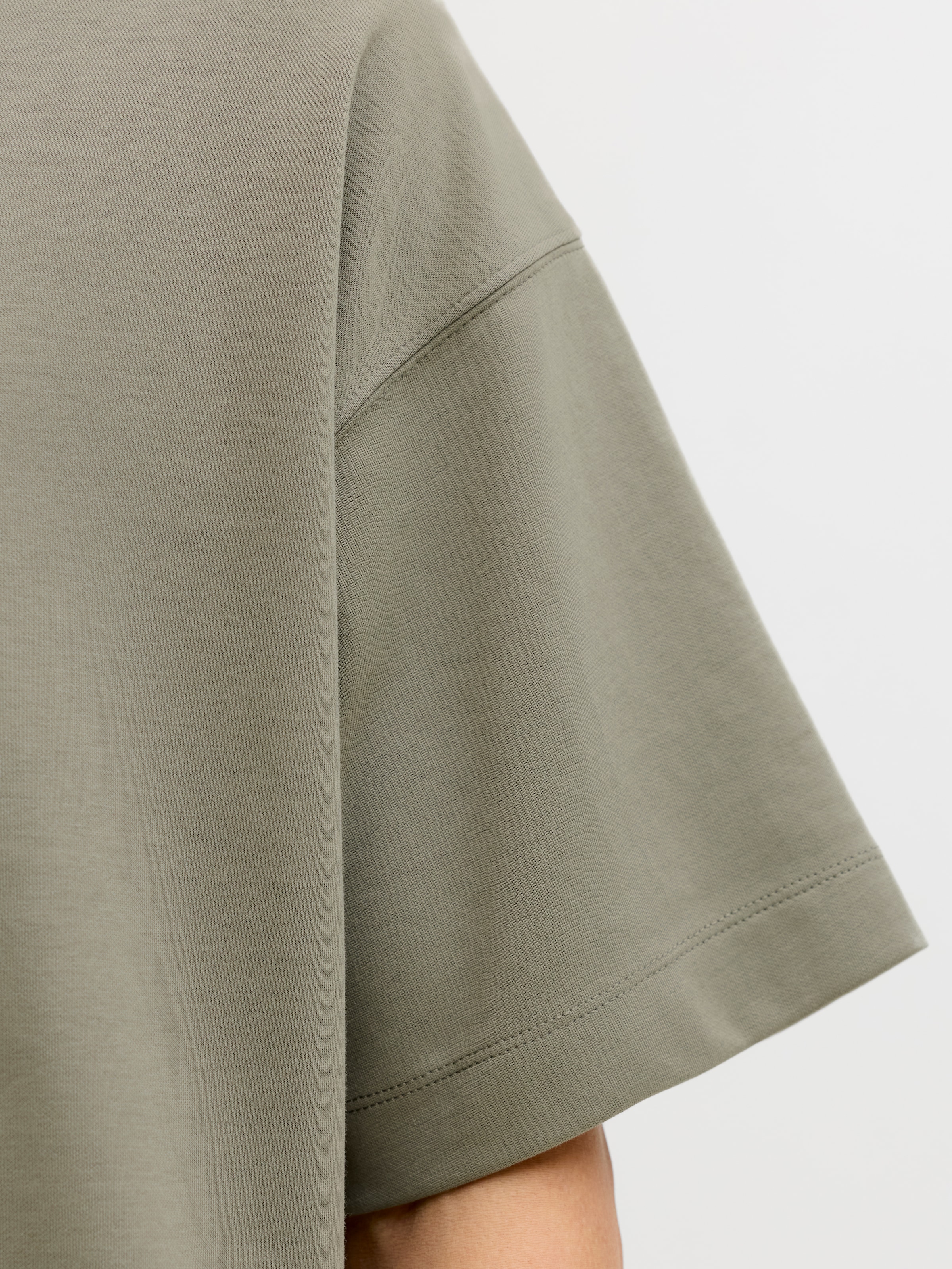 Jack & Jones T-Shirt »JJEBARRON TEE SS O-NECK NOOS« Baumwollmischung, loose fit