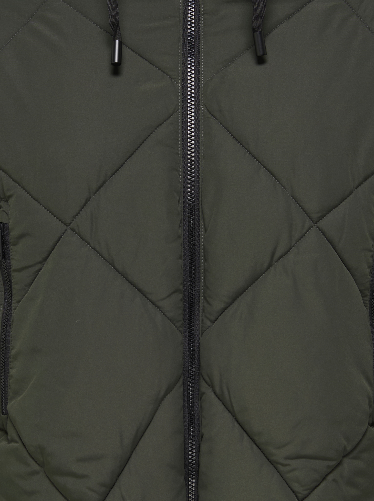 ONLY Veste matelassée »ONLMAGGI JACKET CC OTW« avec capuche fibre synthétique