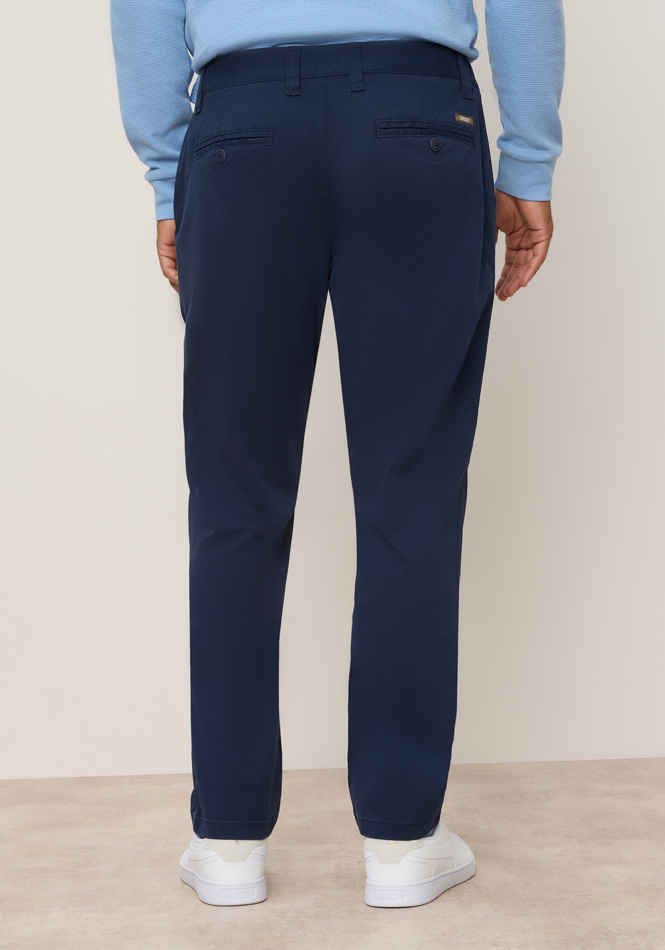 Man's World Chinohose »"Classic Fit" mit verdecktem Dehnbund«  Das Must-have der Saison: Klassische Chino, angesagte Farben