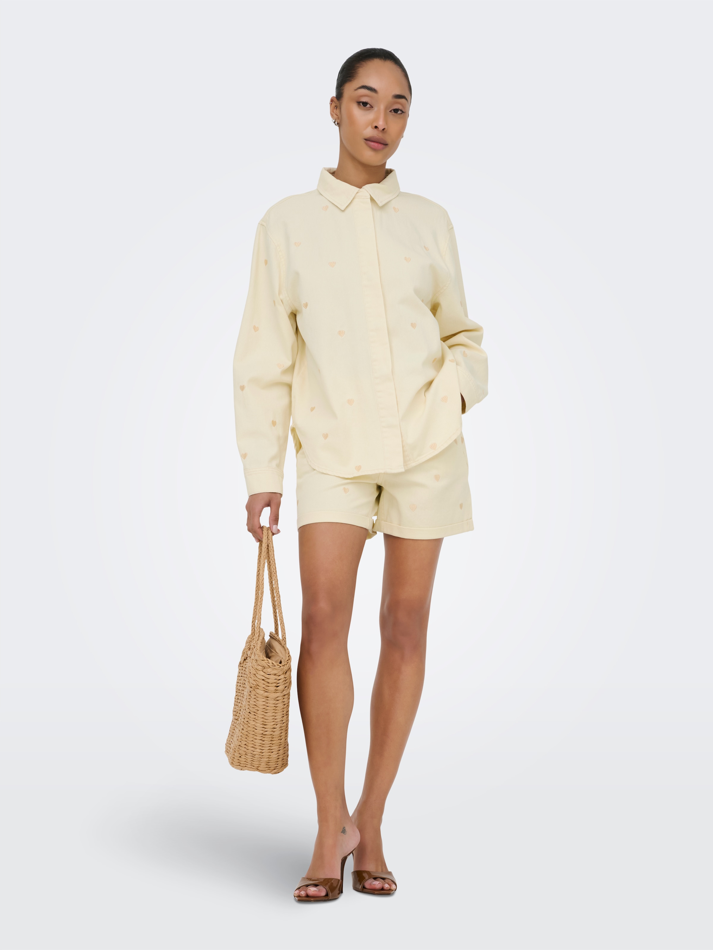 ONLY Short en jean »ONLVEGA HW EMBROIDERY DNM SHORTS GUANOOS« coton, taille haute