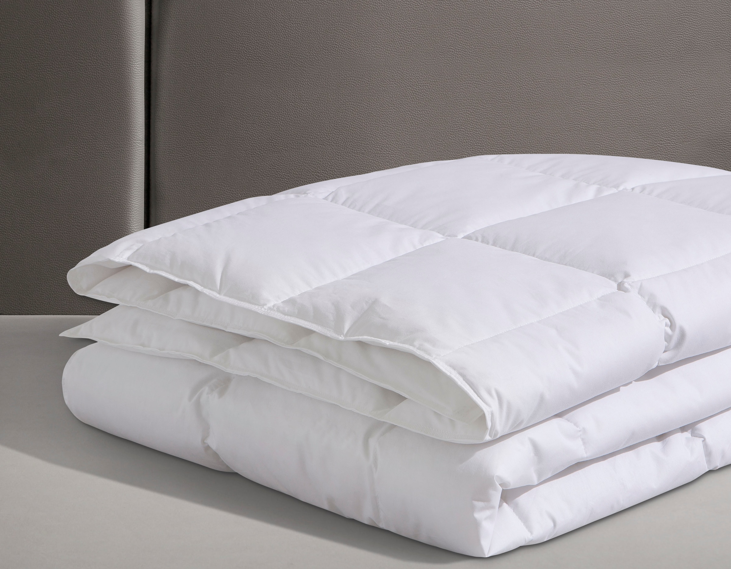 Älgdröm Daunenbettdecke »Lasse, Bettdecke 135x200 cm, 155x220 cm und weitere Grössen« extraleicht Füllung 100Daunen 1 Stk. tlg. Bettdecken, Sommer, Winter, Decke ist Made in Green zertifiziert