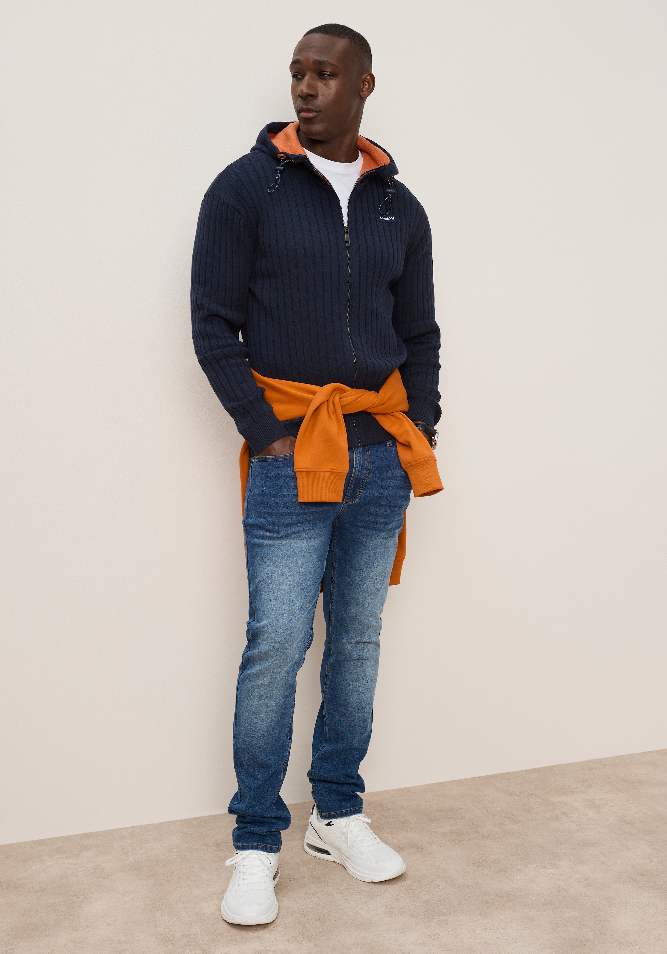 KangaROOS Cardigan à capuche avec fermeture éclair, tricot côtelé, coupe régulière, longueur normale