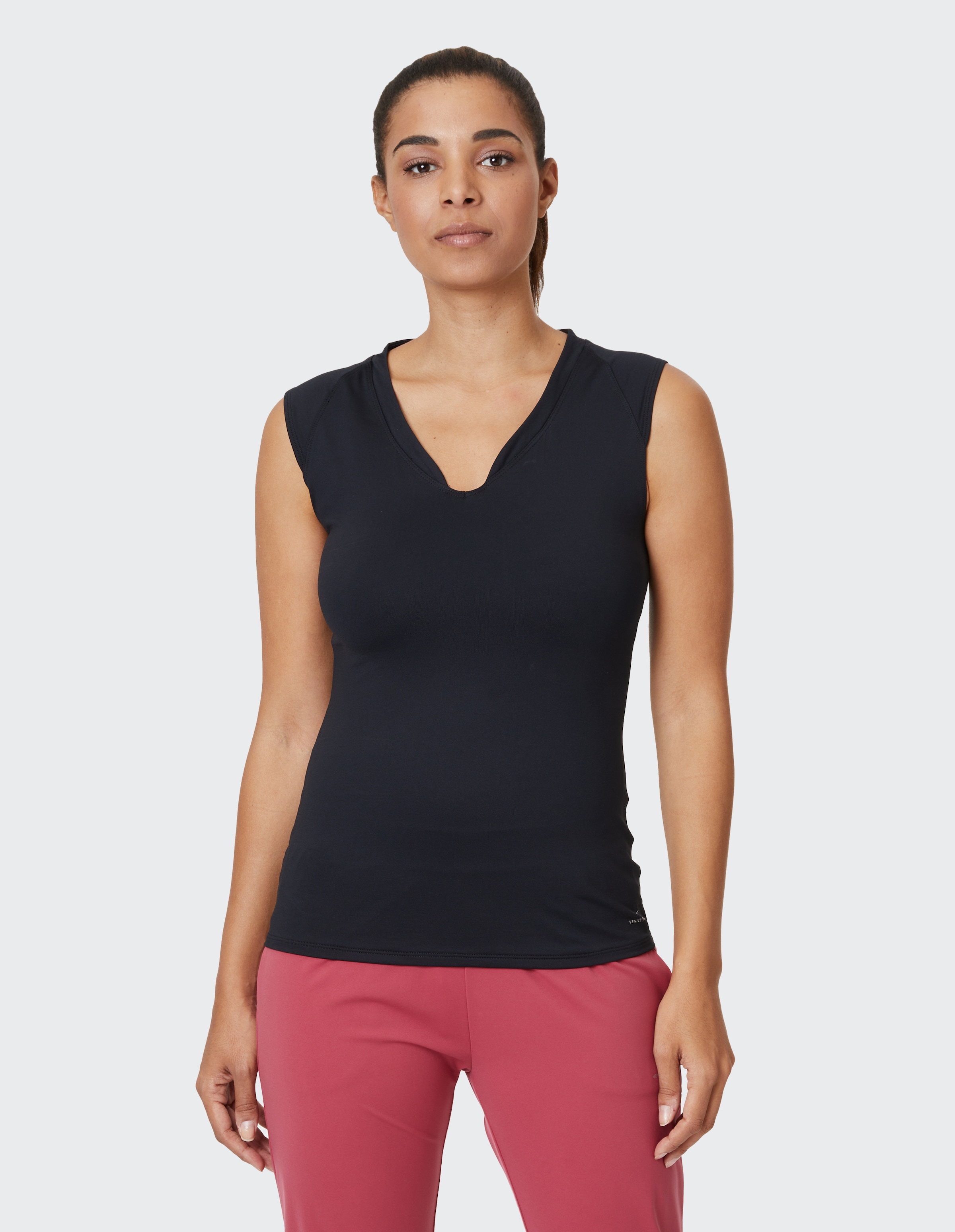 Venice Beach T-shirt »T-SHIRT ELEAM« sportlicher Stil, leichtes und elastisches Material