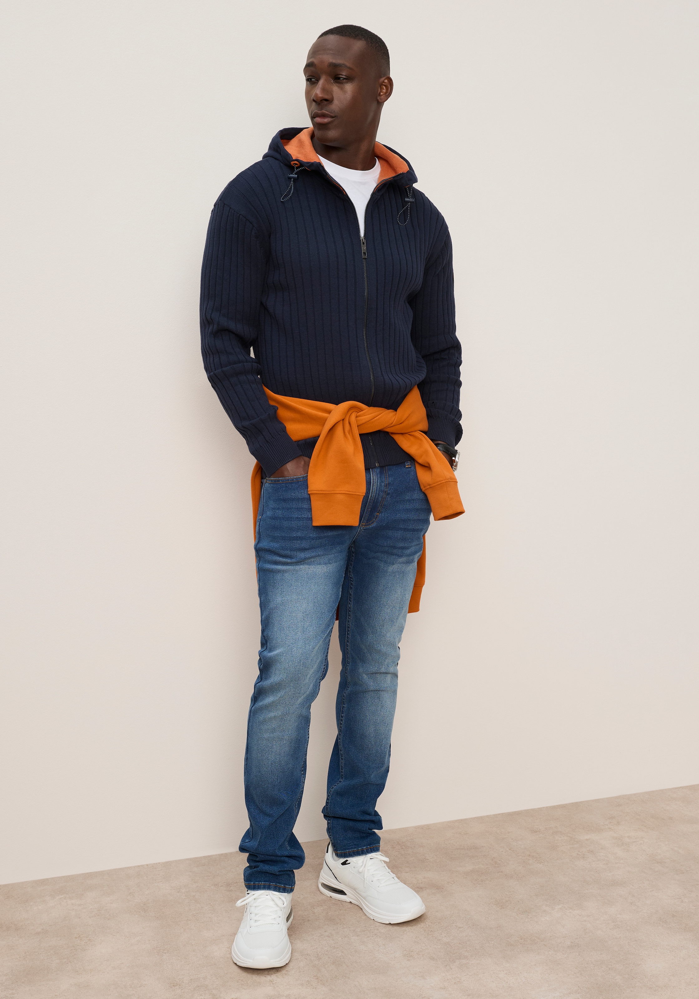 KangaROOS Cardigan à capuche avec fermeture éclair, tricot côtelé, coupe régulière, longueur normale