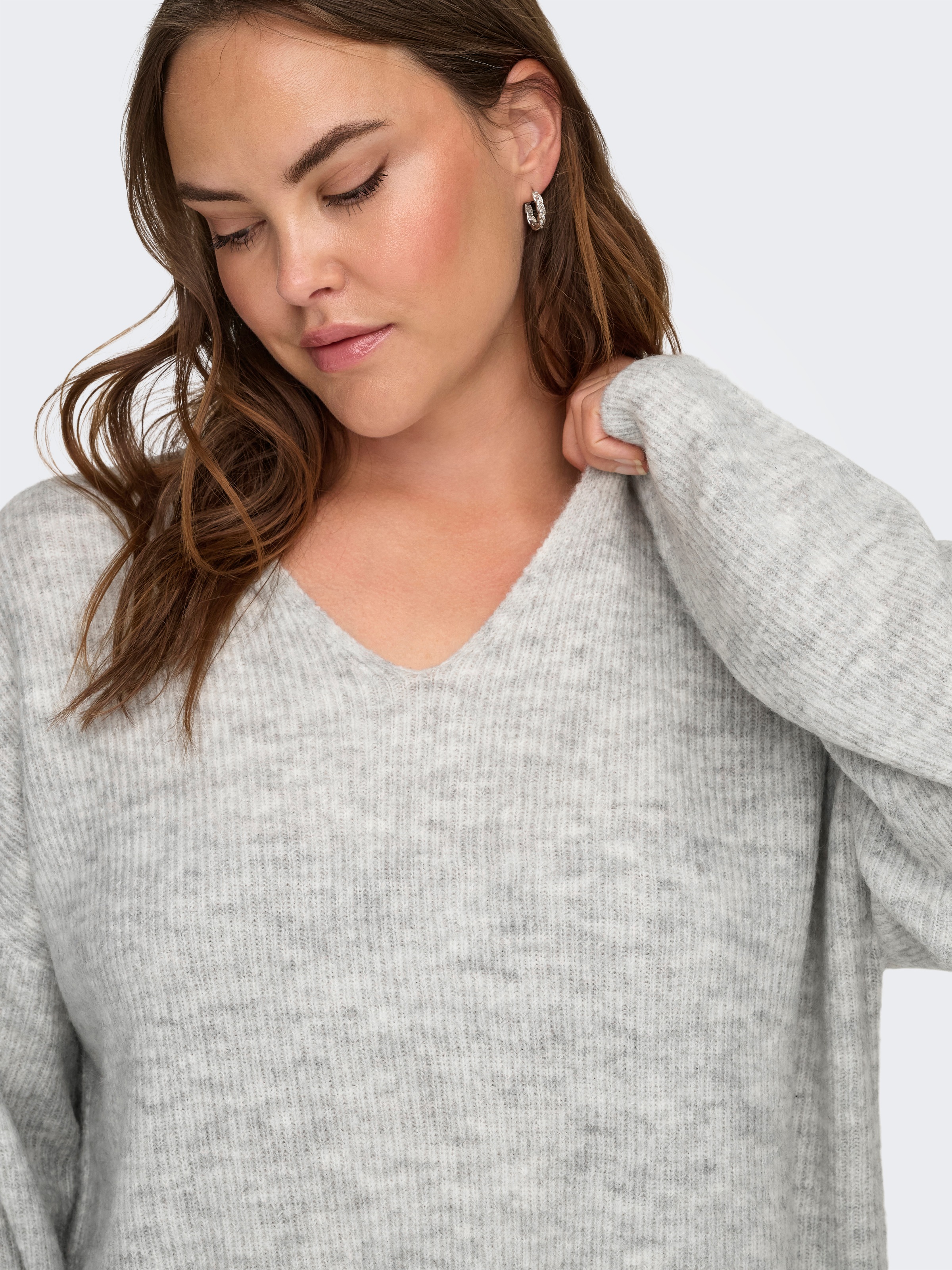 ONLY CARMAKOMA Pull en tricot »CARCAMILLA V-NECK L/S PULLOVER KNT NOOS« mélange de matériaux