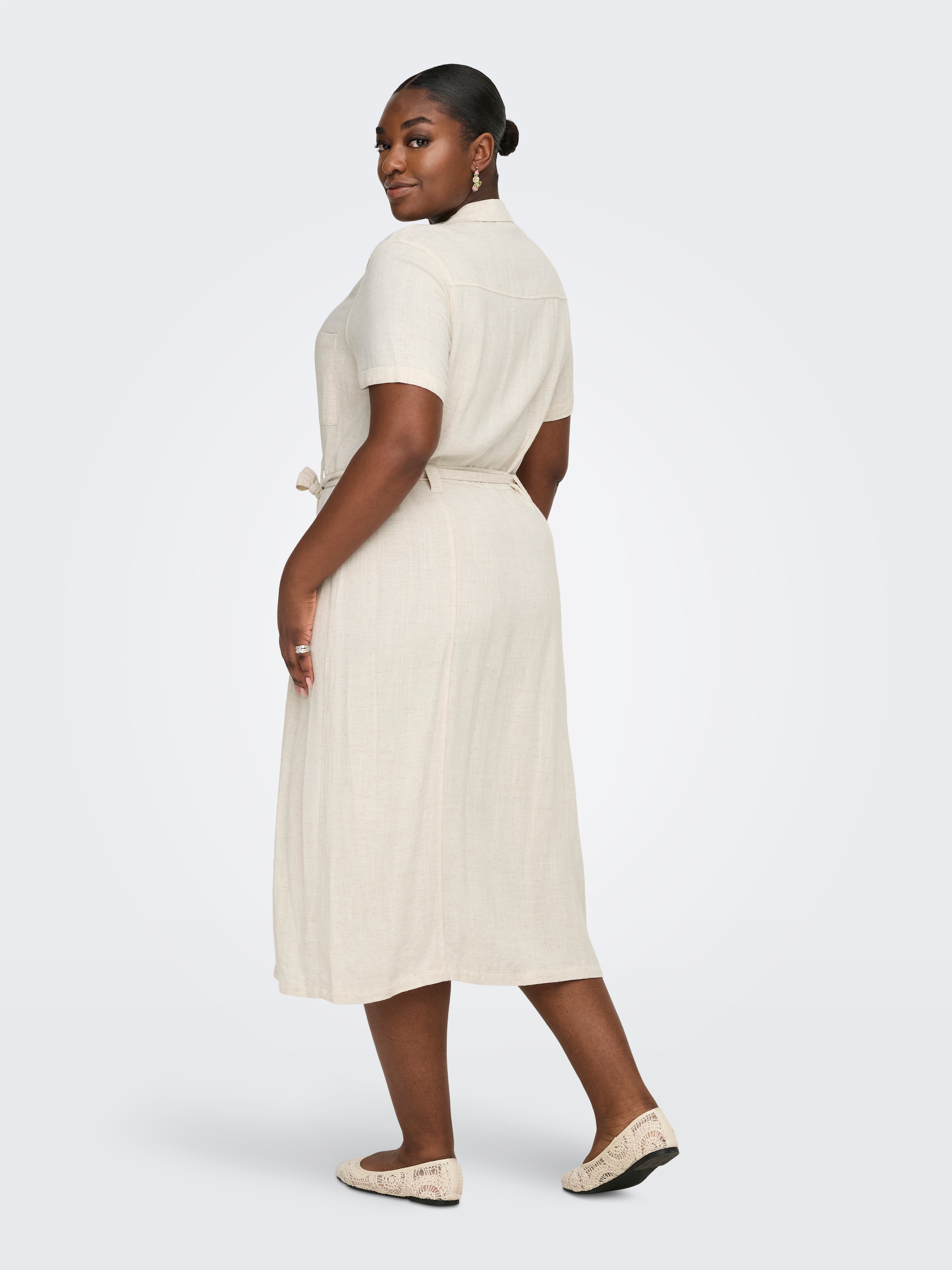 ONLY CARMAKOMA Robe chemisier »CARSIESTA SS LIN BL SHIRT DRESS PNT NOOS«
