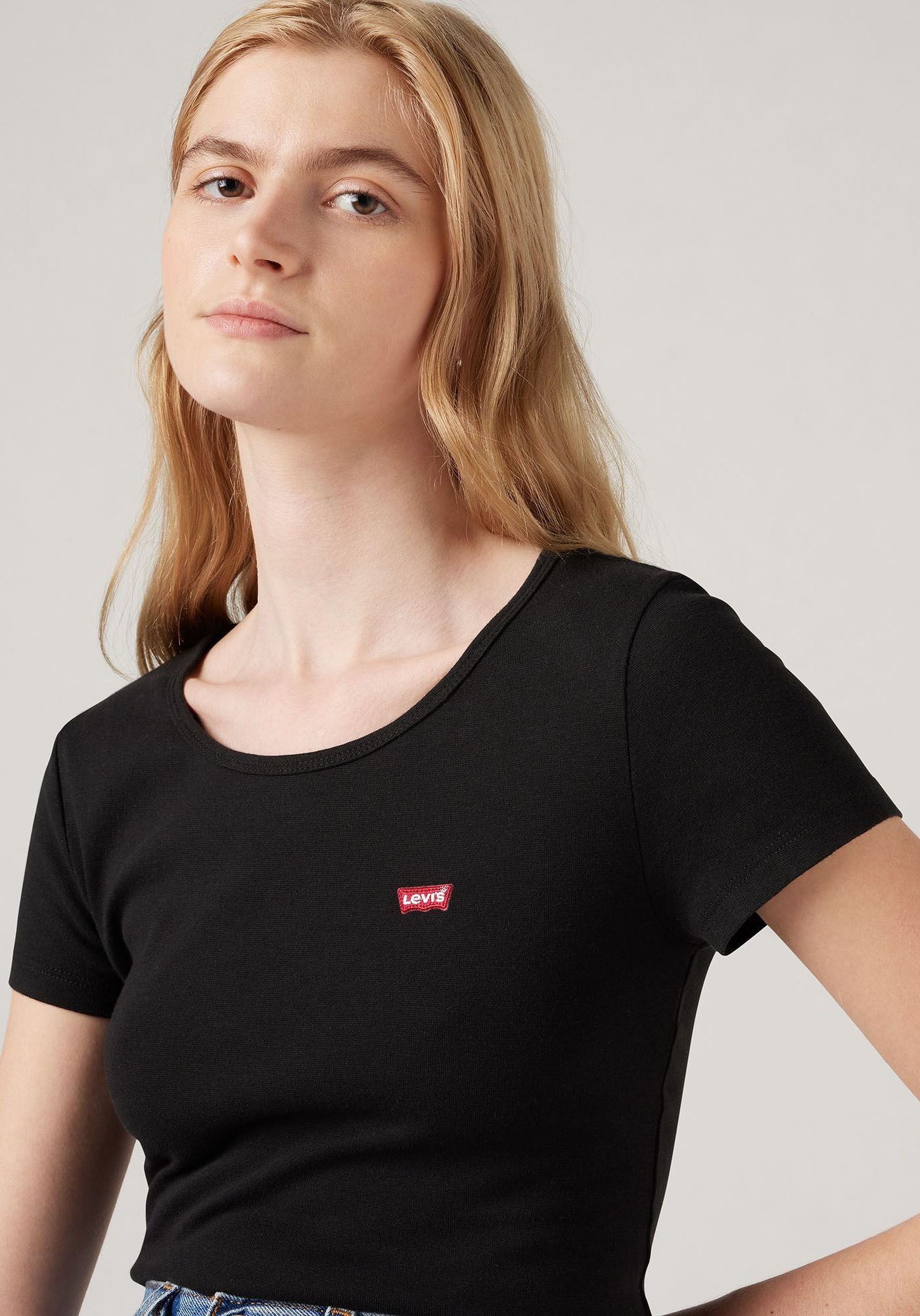 Levi's® T-Shirt »Mini-Logo« Packung, 2 Stk. mit kleiner Markenlogo-Stickerei auf der Brust