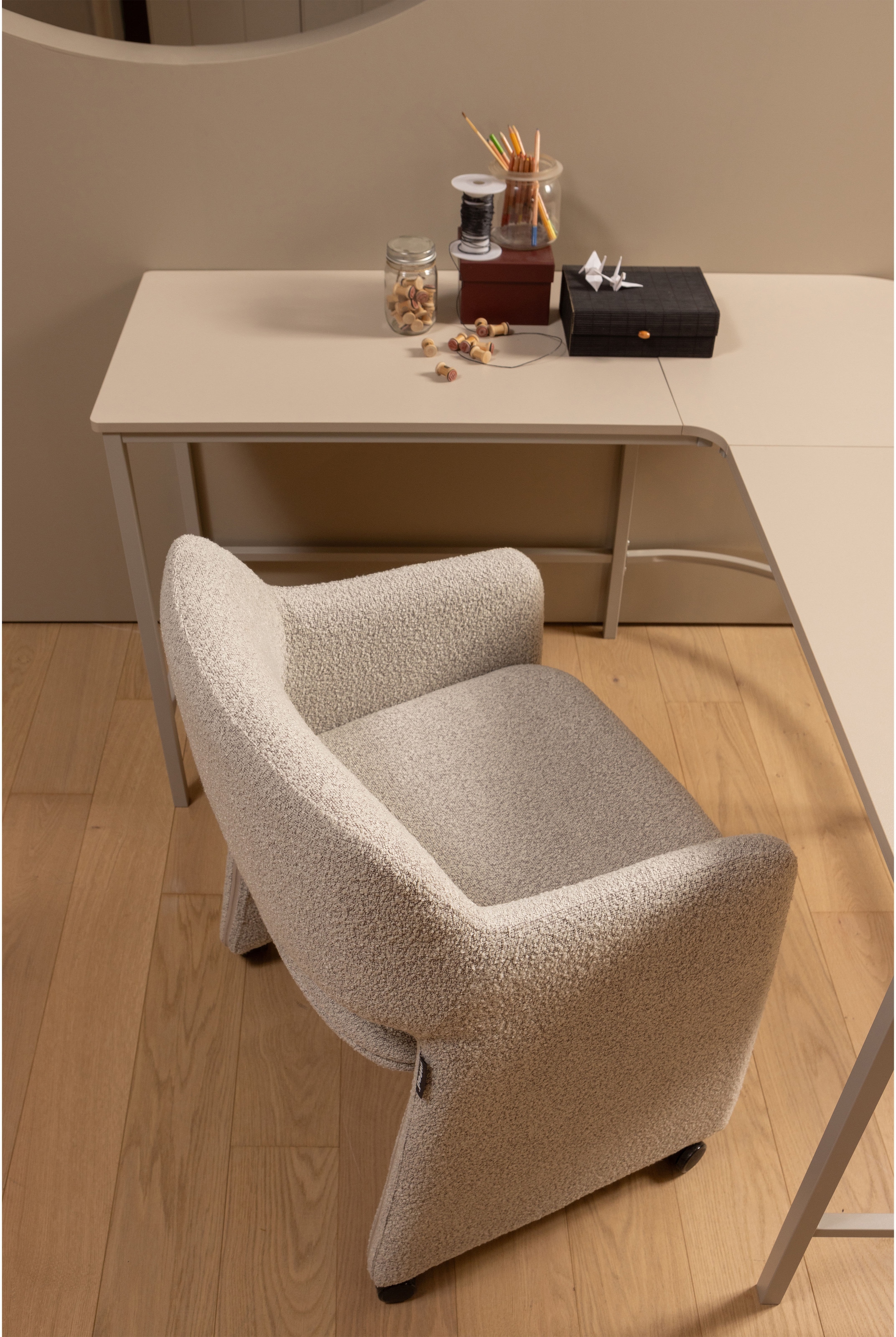 WOOOD Esszimmerstuhl »Lyric mit Ceyo-Bouclé-Bezug und Rollen B 59 x T 58 x H 79 cm« () Tragkraft 120 kg, Hohe Verschleissfestigkeit, montiert geliefert