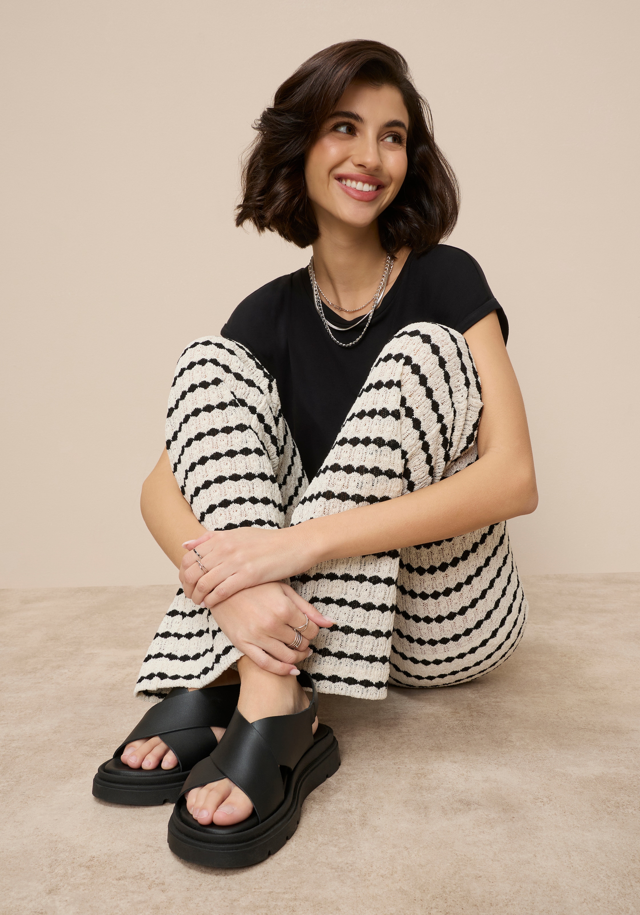 Tamaris Pantalon en tricot  luftige Hose mit trendigem Muster und lässigem Schnitt