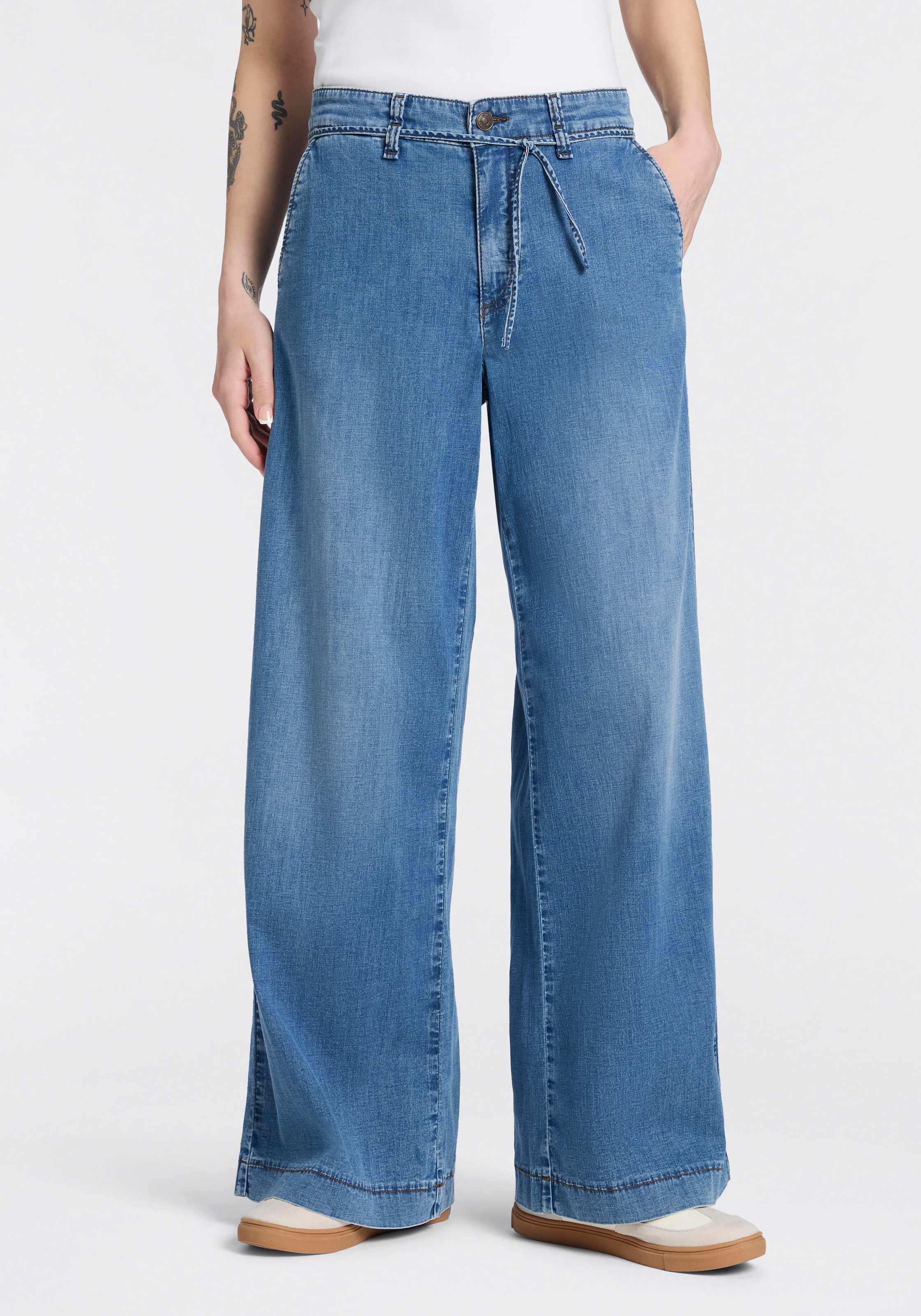 MAC Weite Jeans »WENDY« mit Denim-Binde-Gürtel