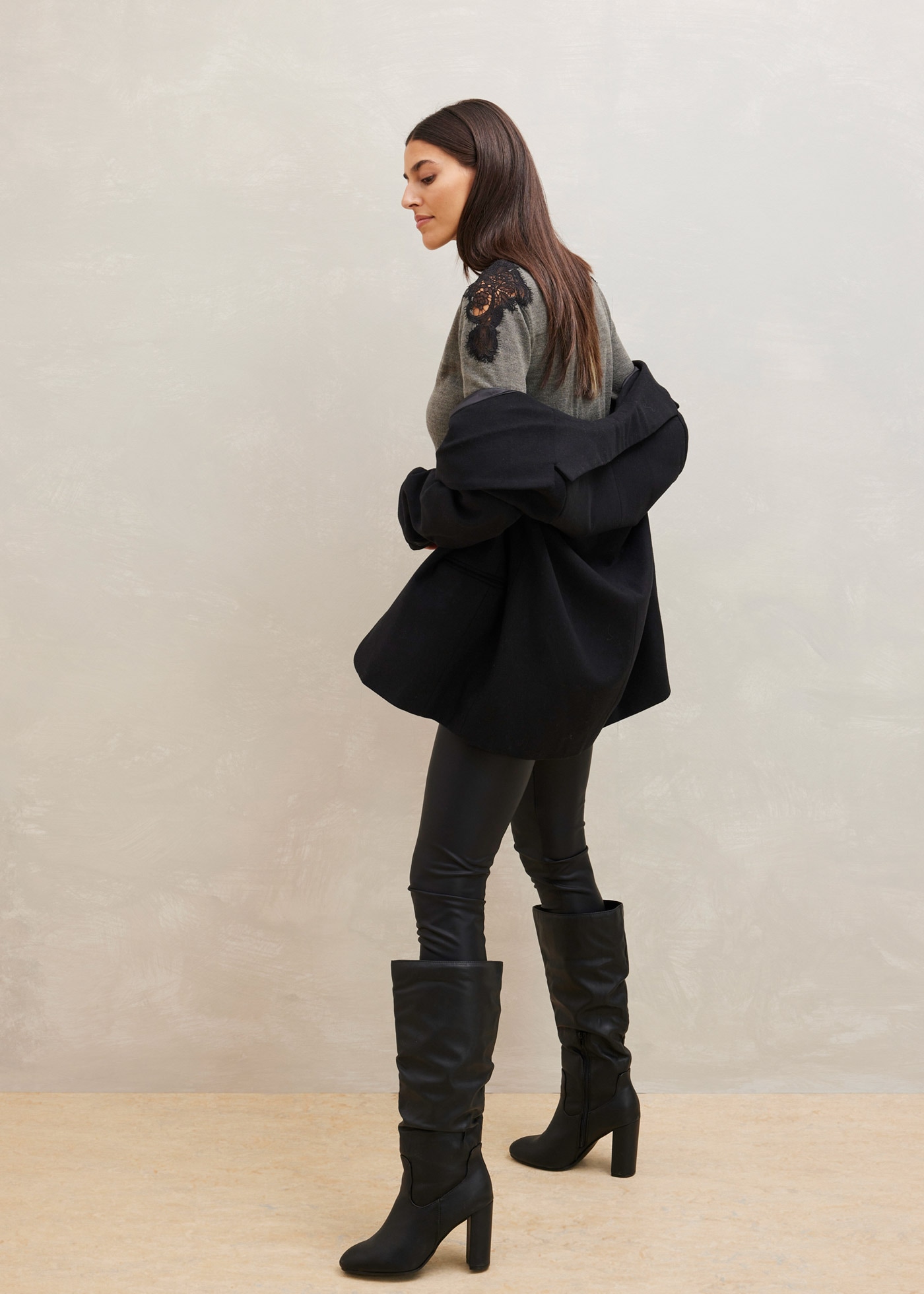 bonprix Pull en tricot aus Polyacryl, mit Spitze aus Polyester und Elasthan