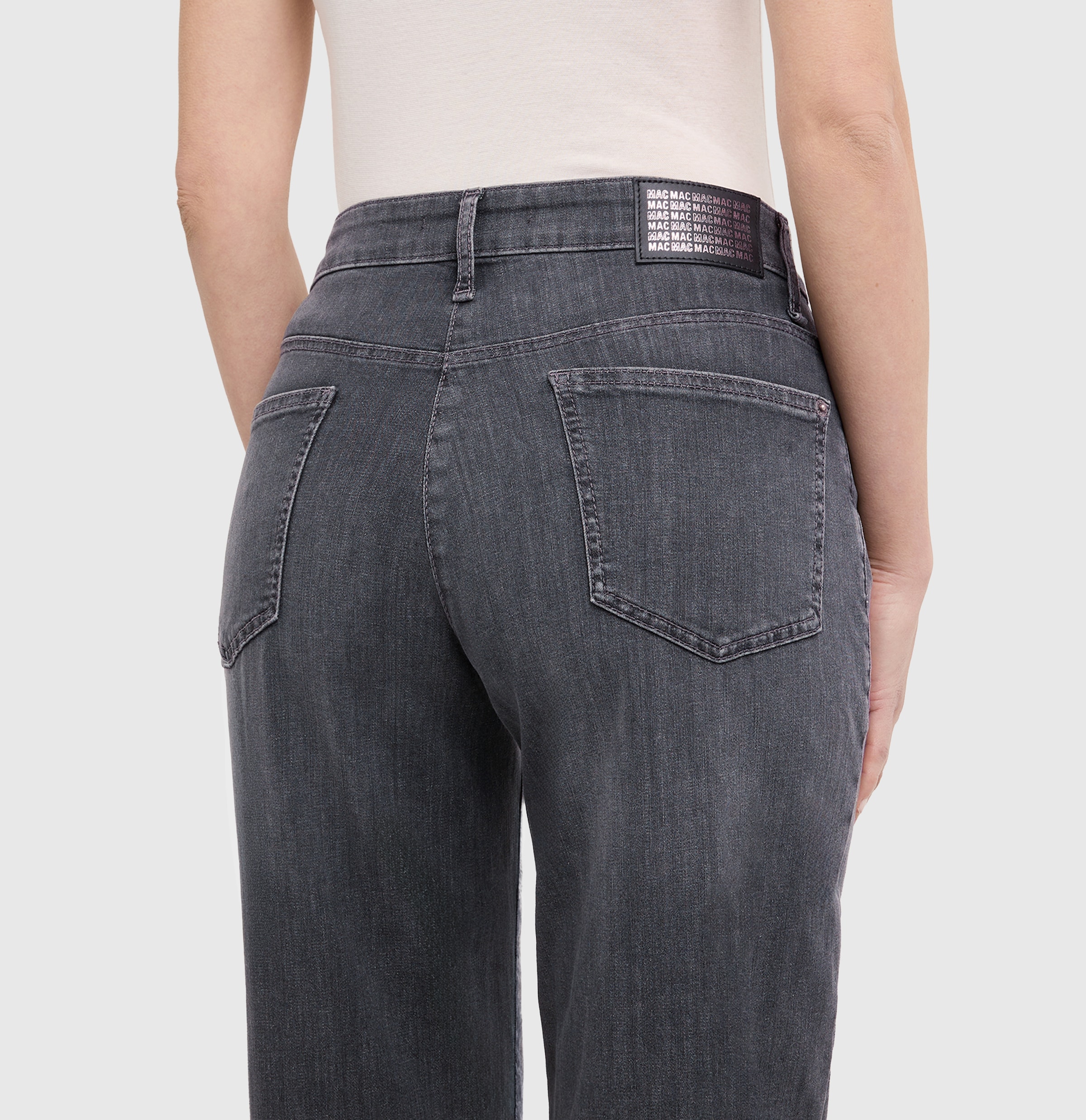 MAC Jeans Relax-fit »BOBBIE« Barrel Jeans mit modernen Naht-Details