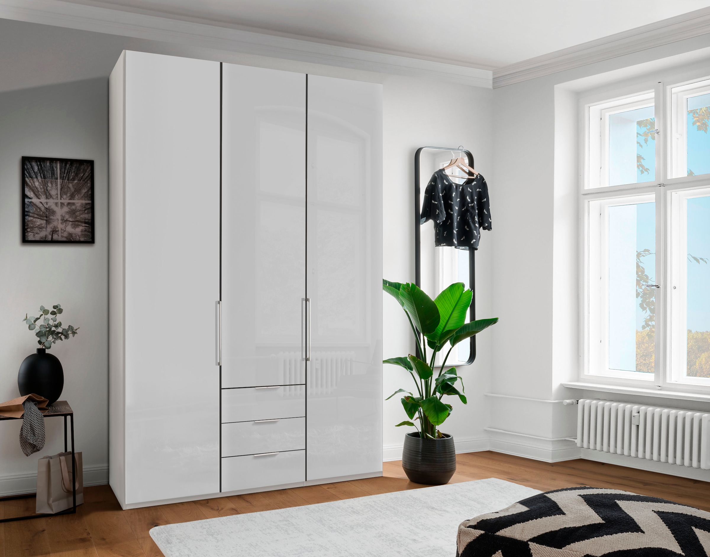 WIEMANN Armoires à vêtements »Monaco« mit Glasfront sowie hochwertigen Beschlägen inkl. Dämpfung