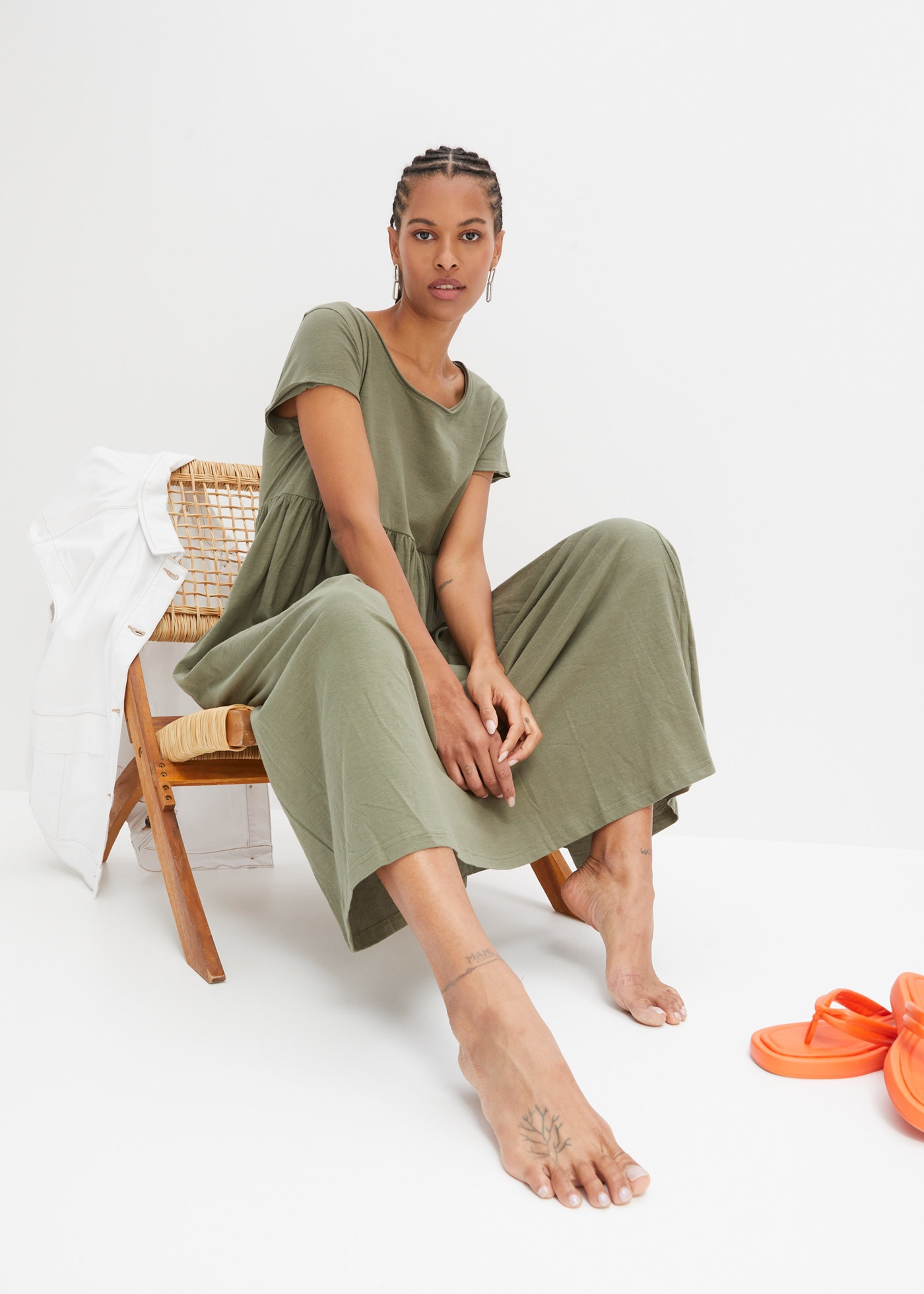 bonprix Robe midi »Midikleid aus reiner Baumwolle« aus reiner Baumwolle, lockere Passform, mit Schlitzdetail