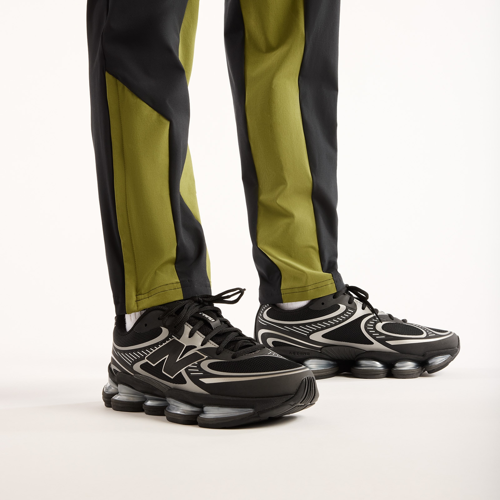 New Balance Pantalon de survêtement »UTILITY STRETCH WOVEN PANT«  pantalon d'entraînement pour fitness et mode sportive, style sportif