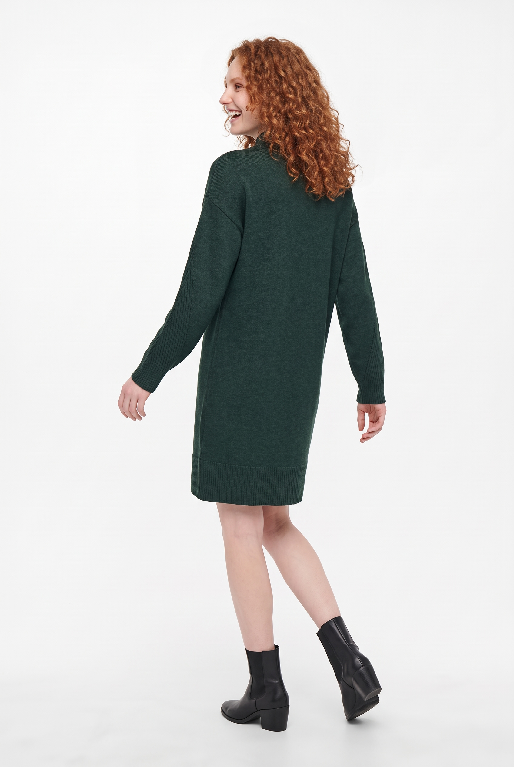 ONLY Robe en tricot »ONLPRINCESS LS HIGHNECK DRESS KNT« mélange viscose, coupe régulière