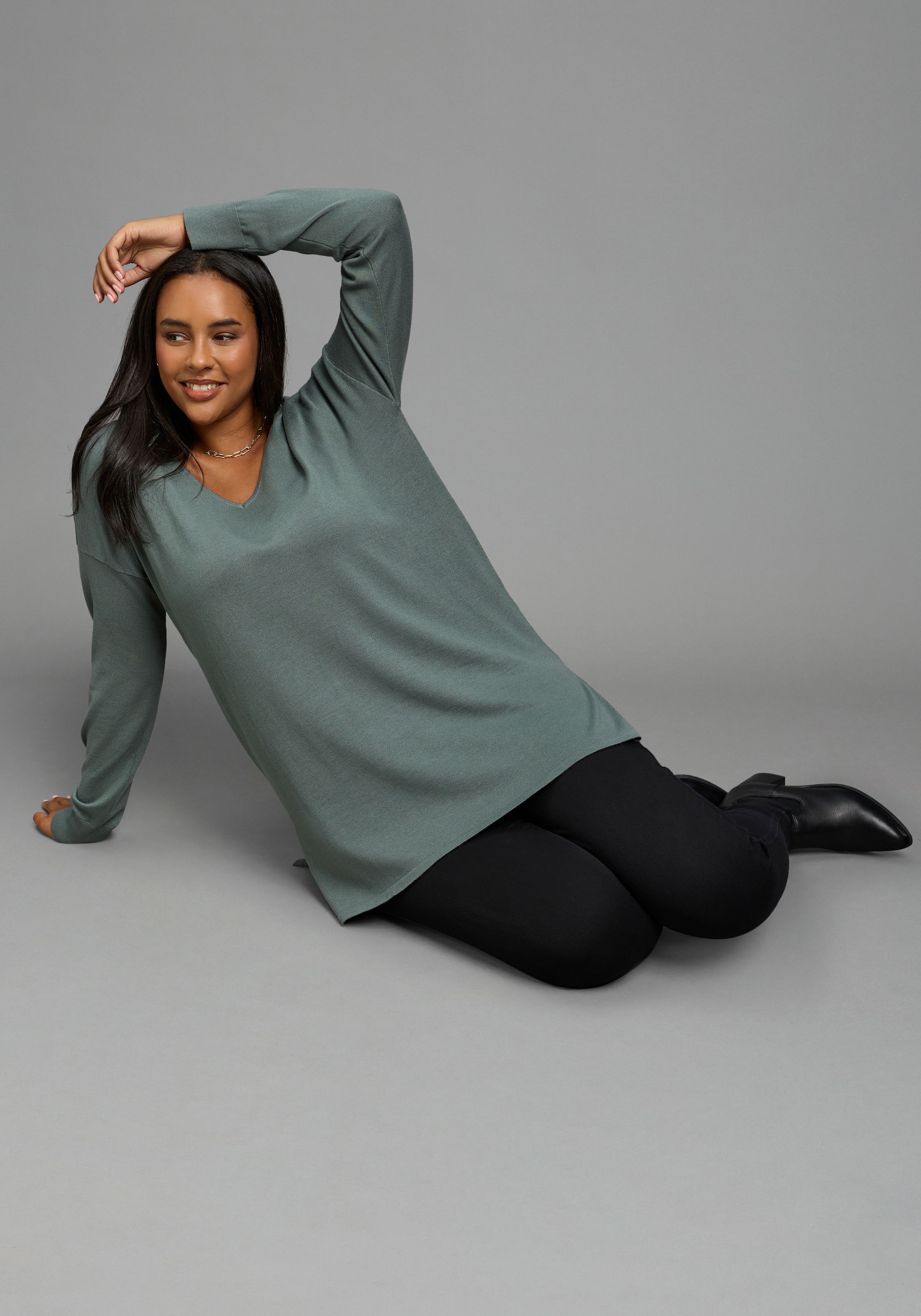 Laura Scott CURVE Pull long »Grosse Grössen« en maille fine fluide avec joli col en V