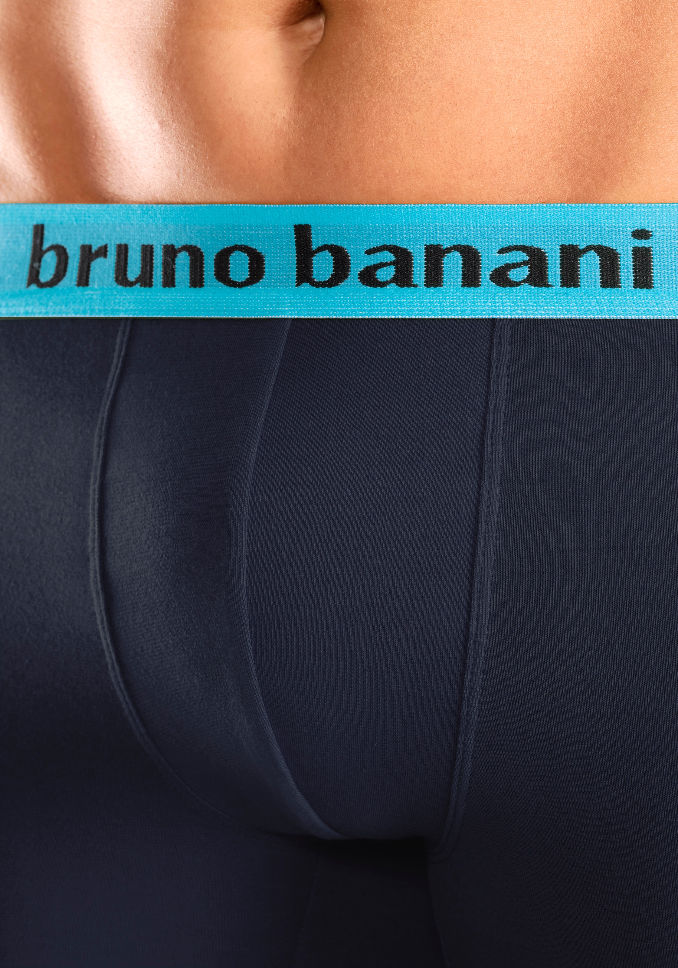 Bruno Banani Hipster Packung, 4 Stk. knapp sitzende Boxershorts mit Logo Webbund aus Baumwollmischung